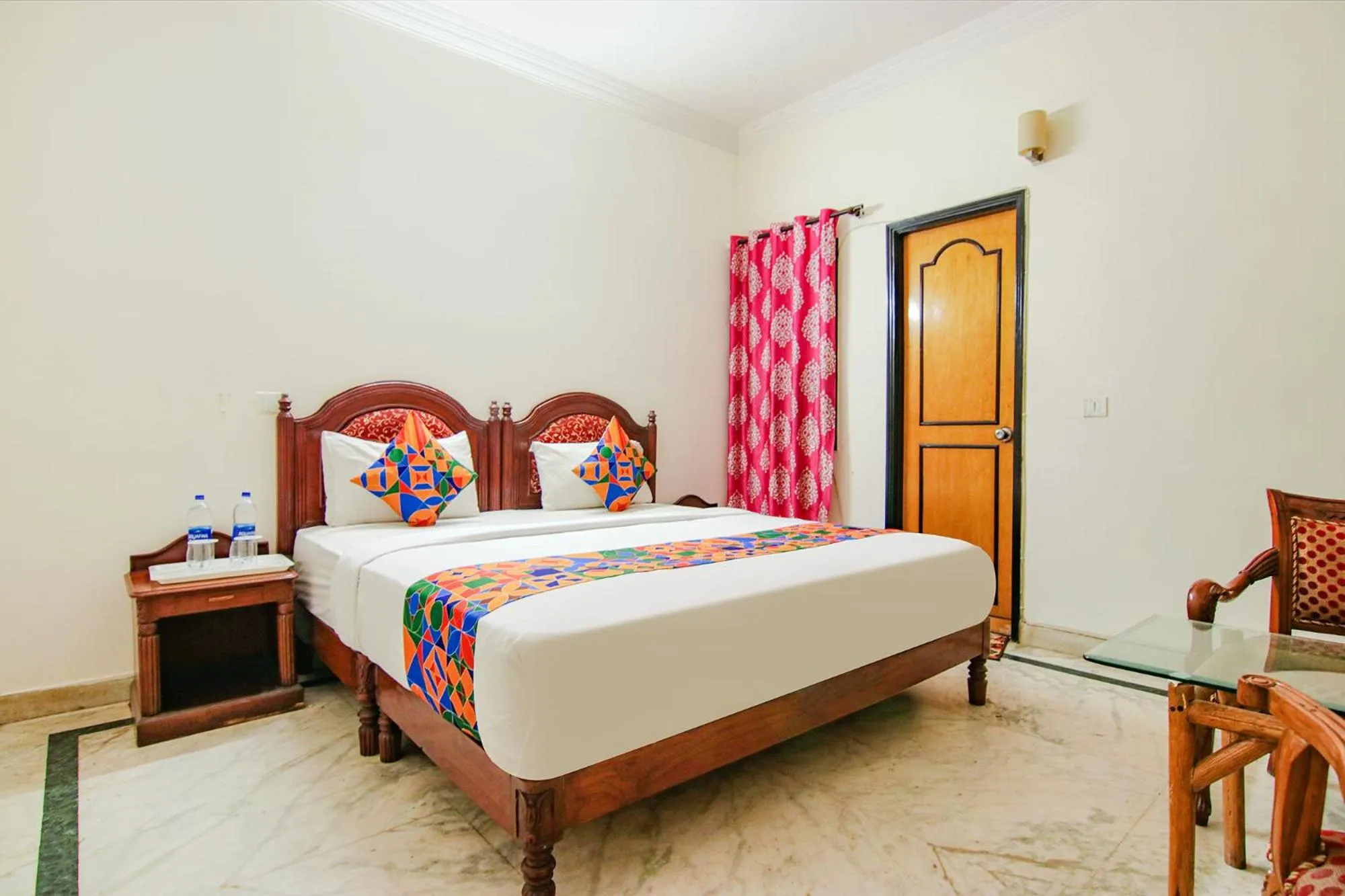 Deluxe Room - single occupancy in FabHotel Singh Suite - DLF Phase 3, Gurugram