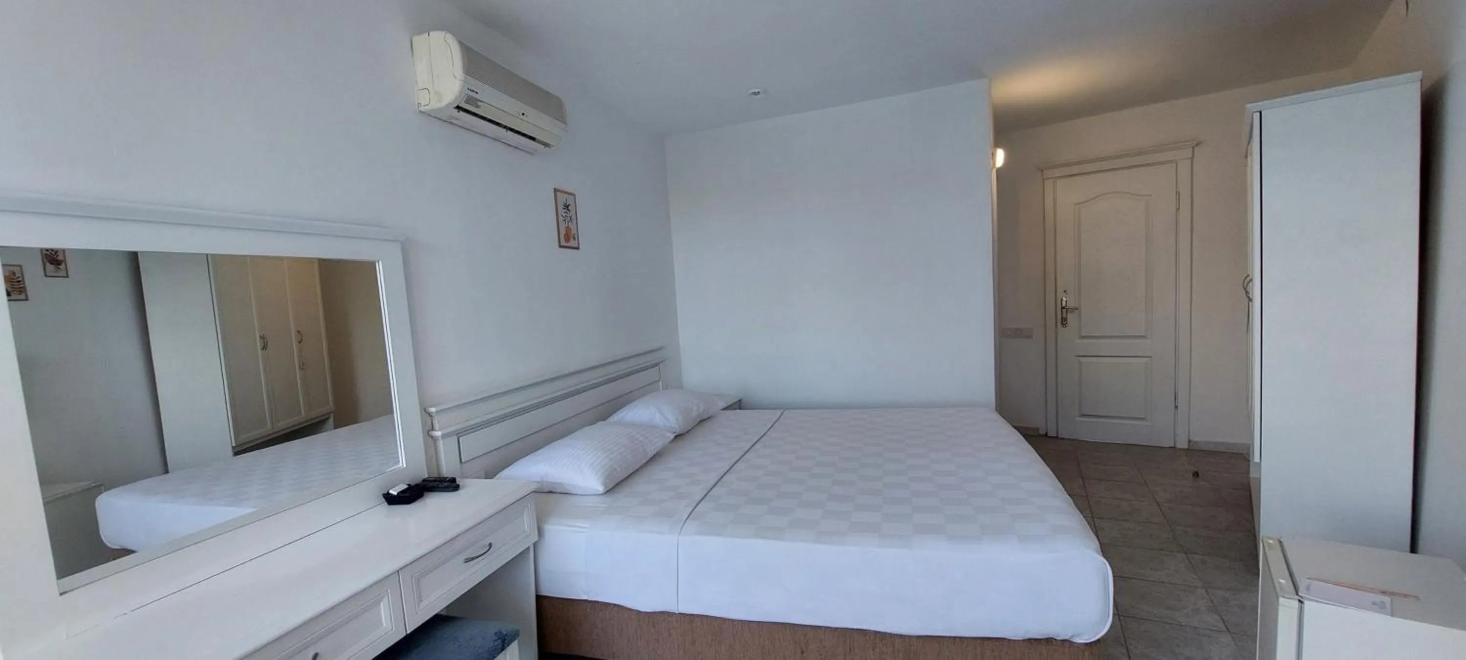 Standard Double Room in UK Hotel Kiriş