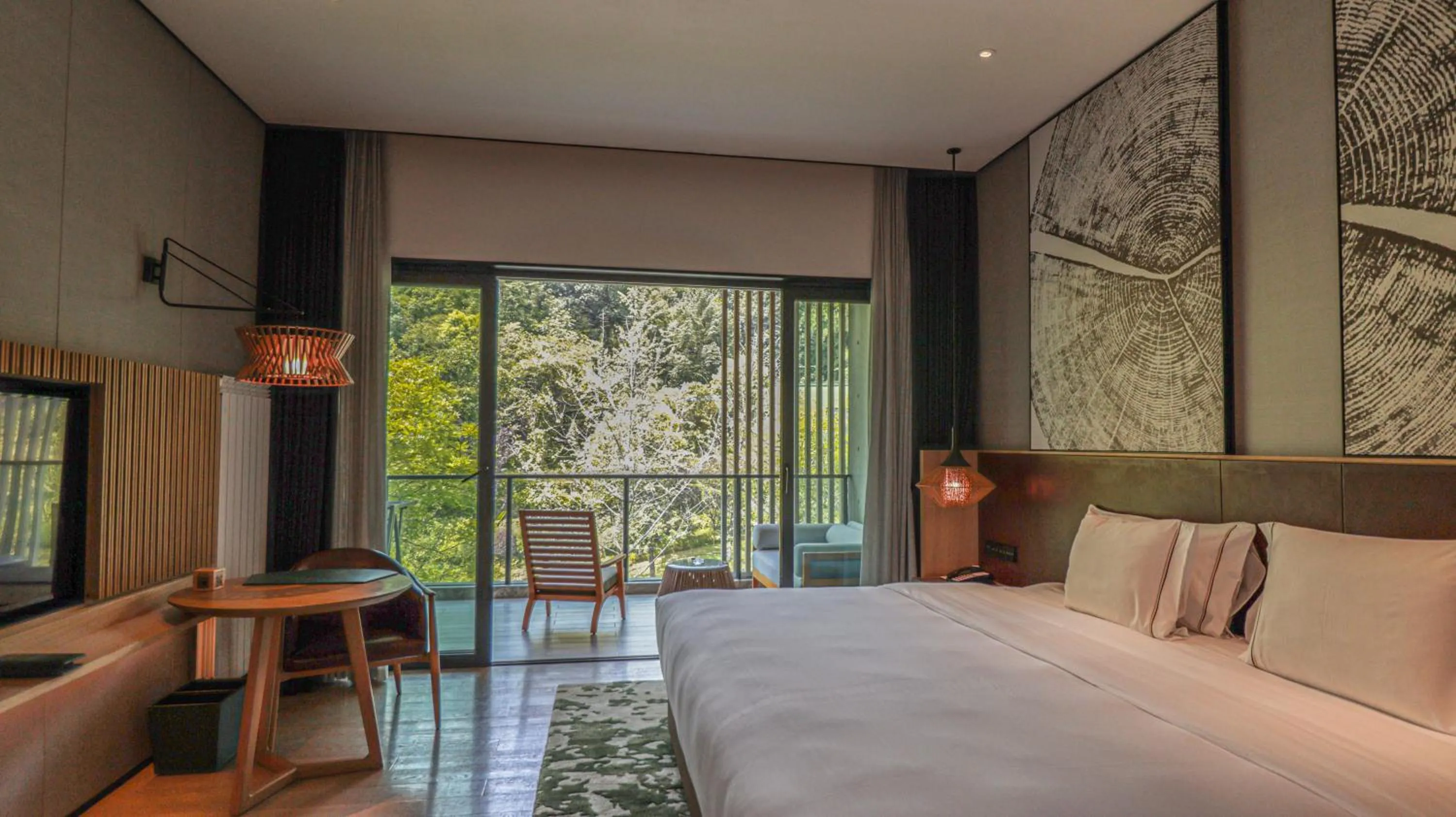 Melia Guestroom with Forest View in Melia Chongqing