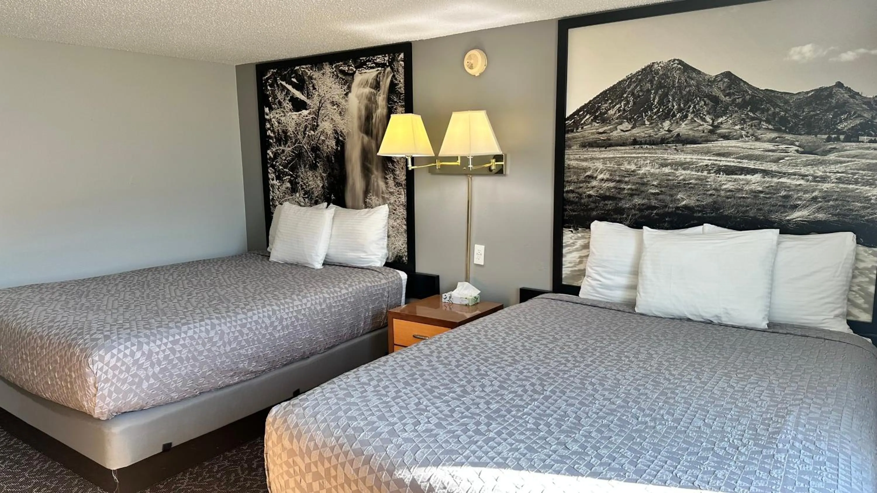 Queen Room with Two Queen Beds in Yankton Inn