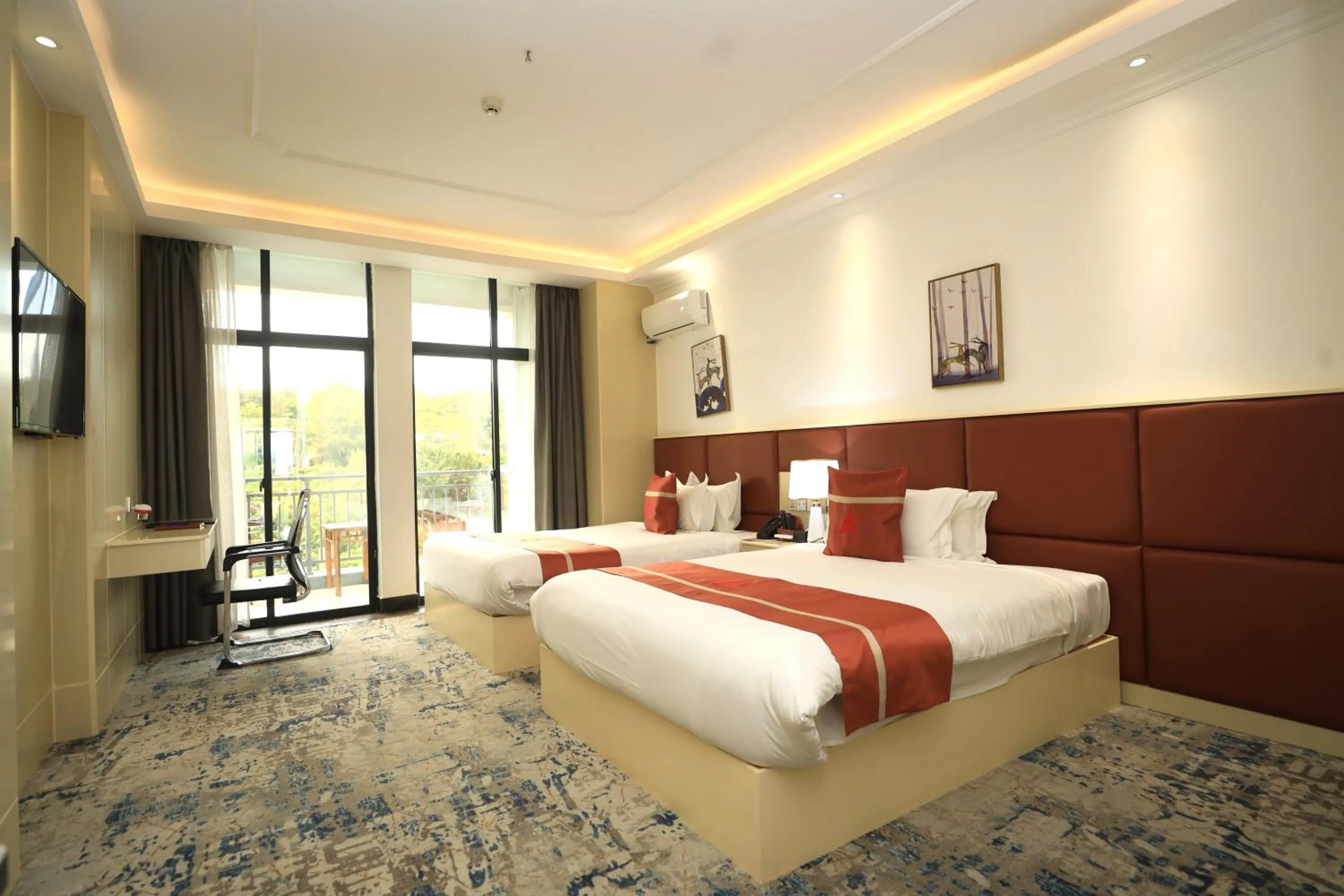 Deluxe Twin Room in M Hotel Kigali