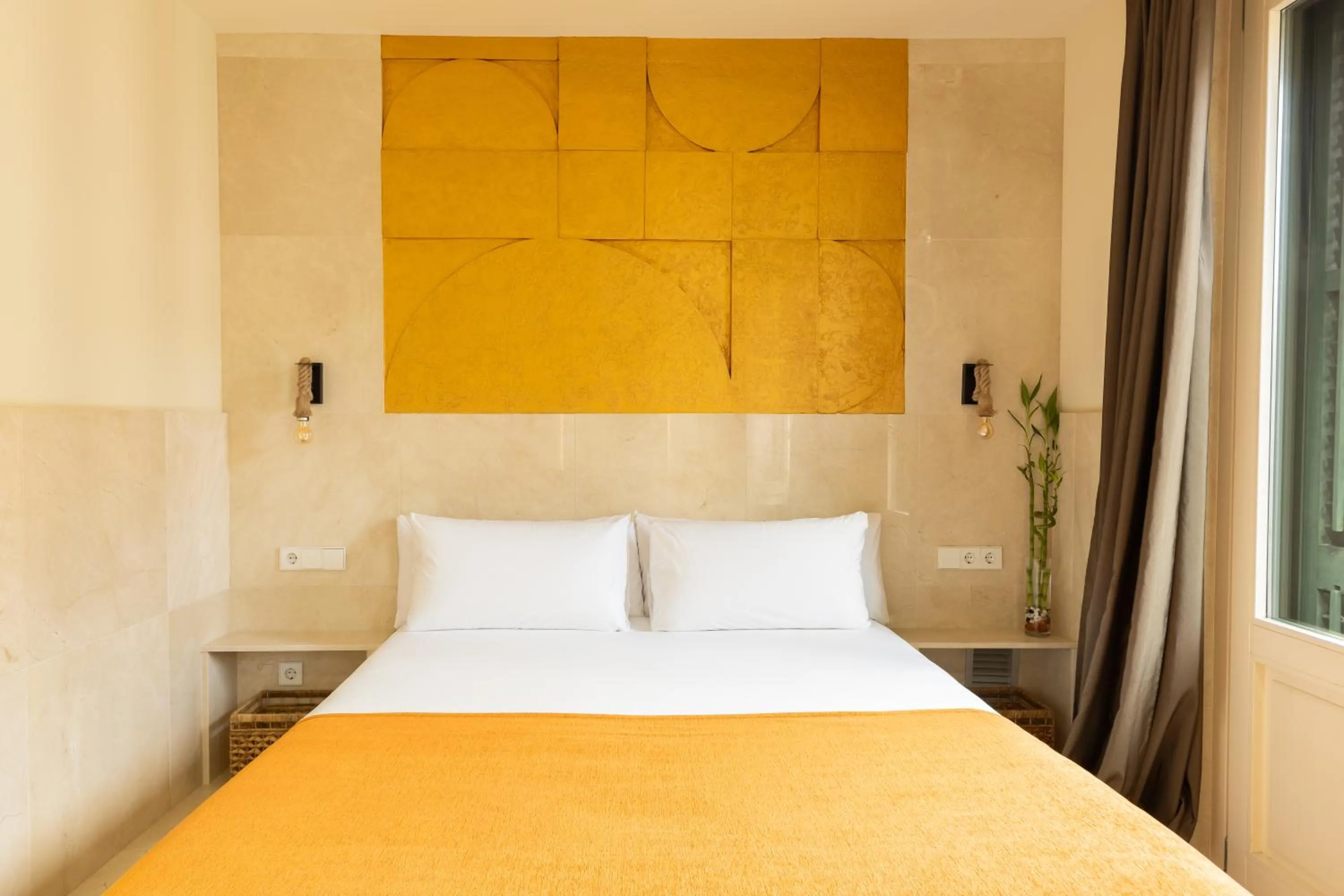 Superior Three-Bedroom Apartment in Cosmo Apartments Rambla Catalunya