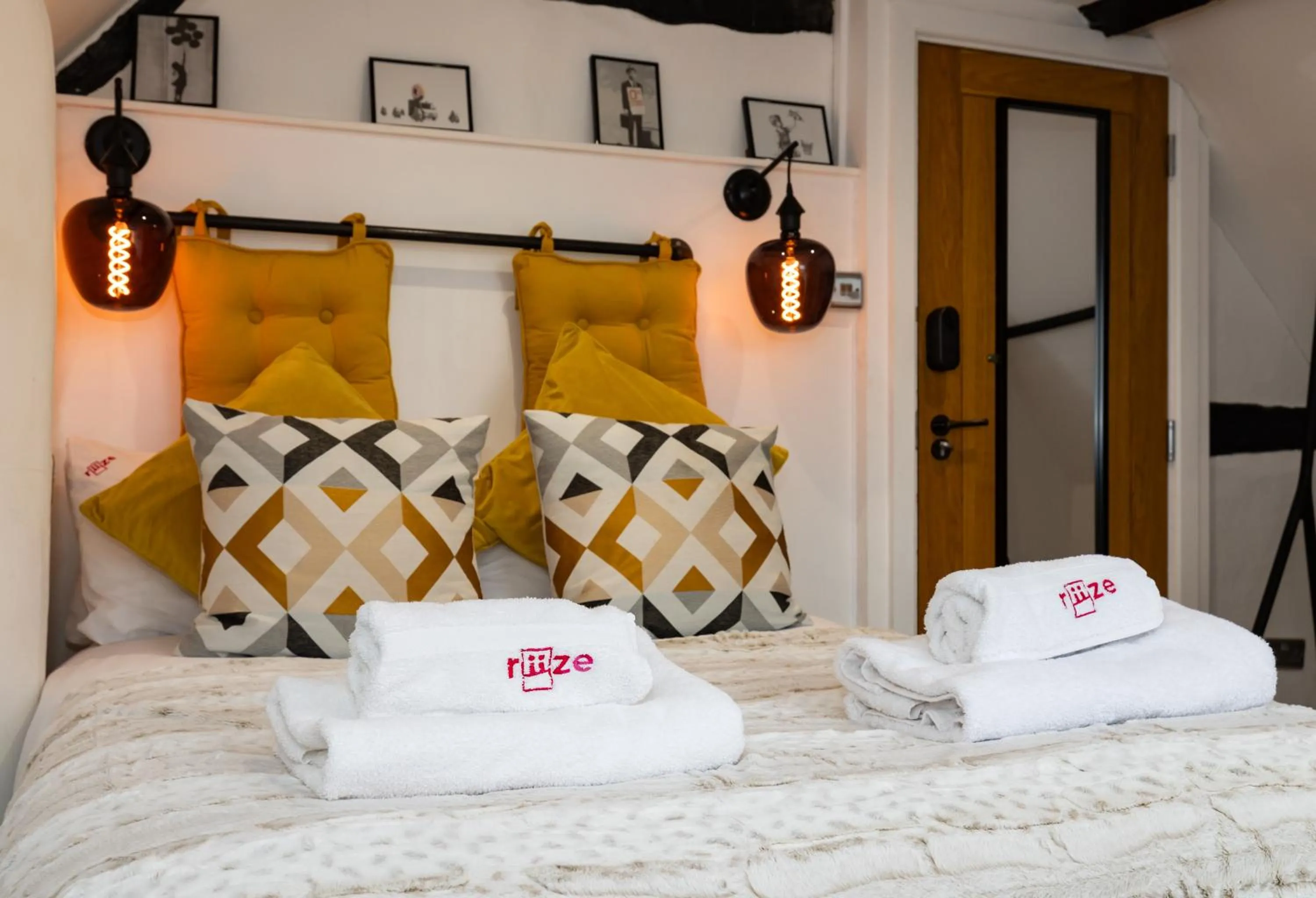 Double Room in Riize Boutique Hotel Worcester Self Check-in City Centre