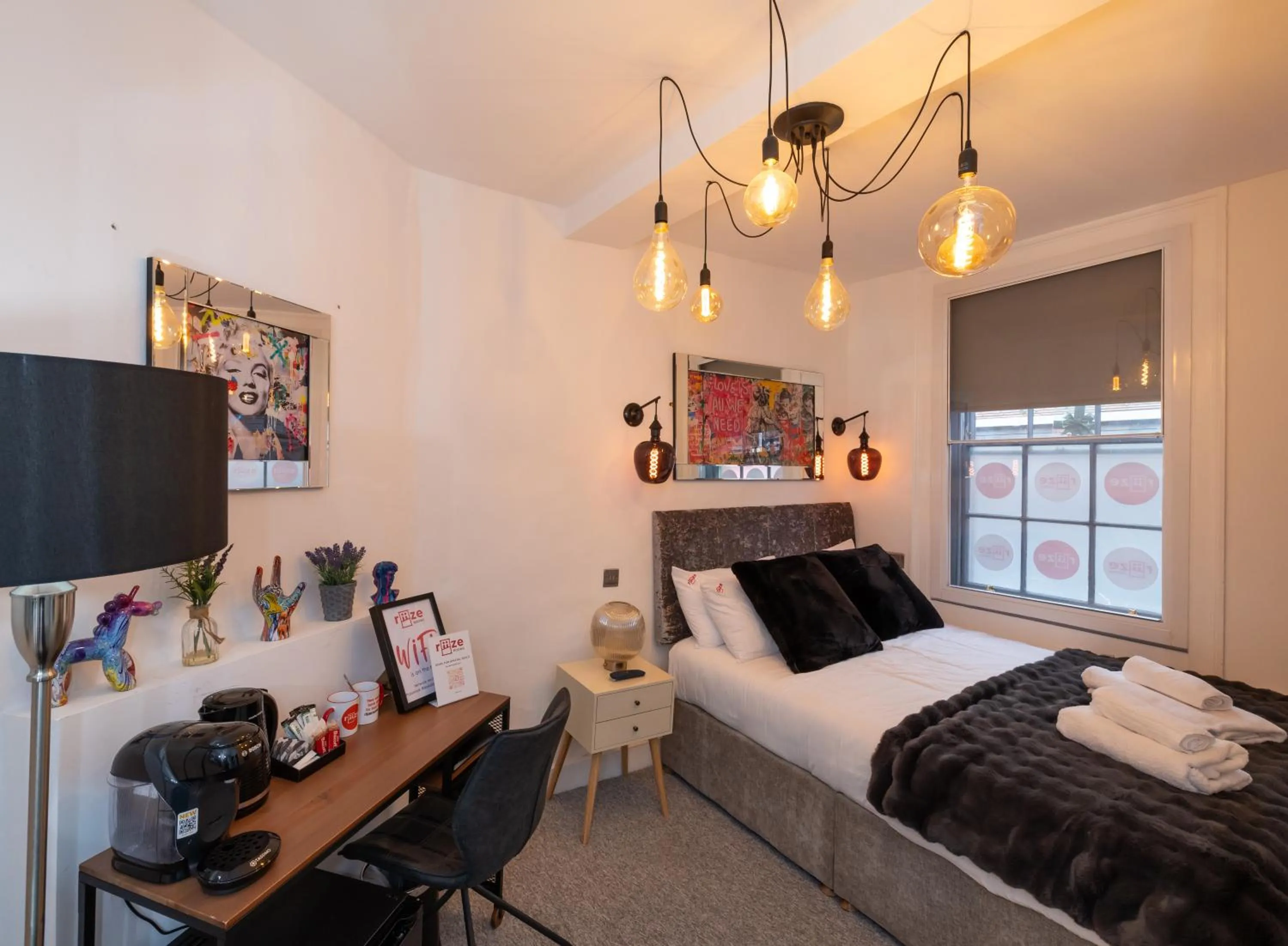 King Room in Riize Boutique Hotel Worcester Self Check-in City Centre