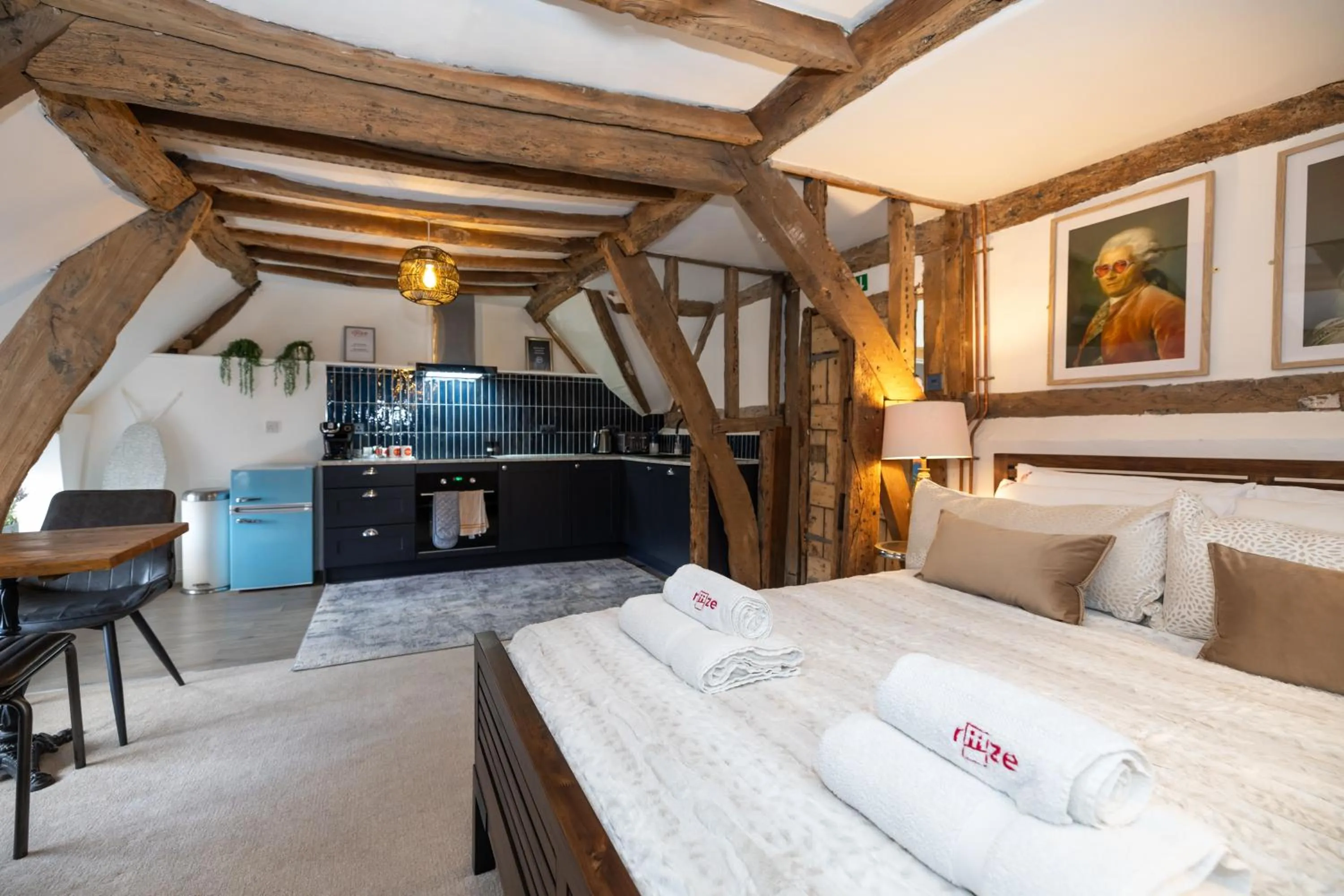 Queen Room with Shared Bathroom in Riize Boutique Hotel Worcester Self Check-in City Centre