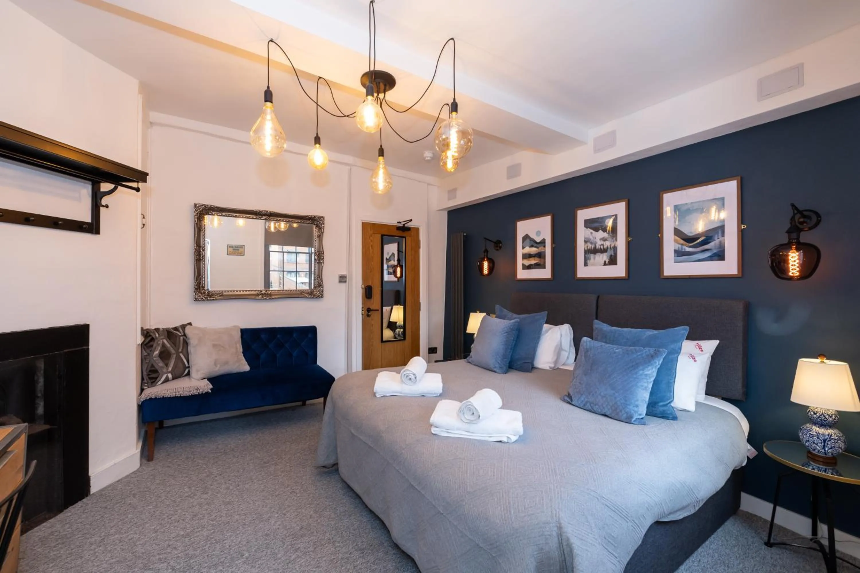 Deluxe Double or Twin Room in Riize Boutique Hotel Worcester Self Check-in City Centre