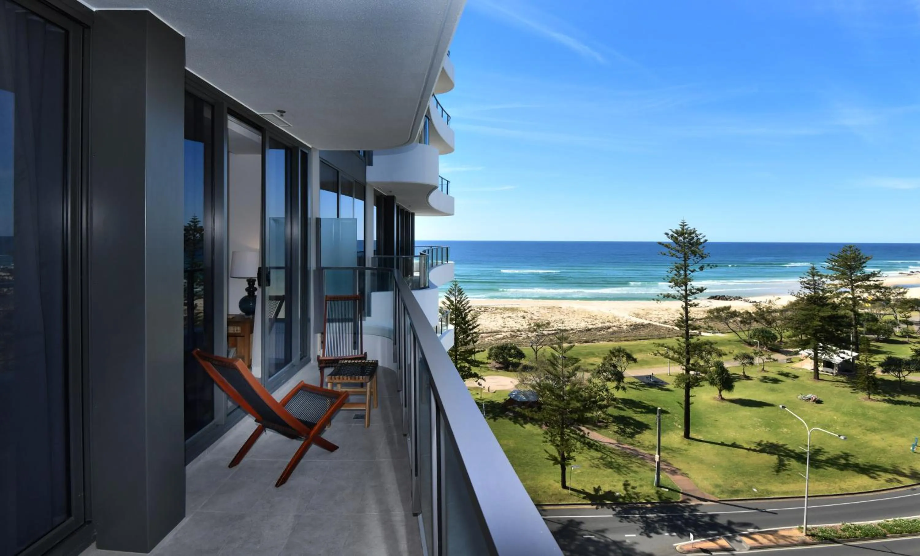 2 Bedroom Oceanview Apartment in X Kirra Apartments