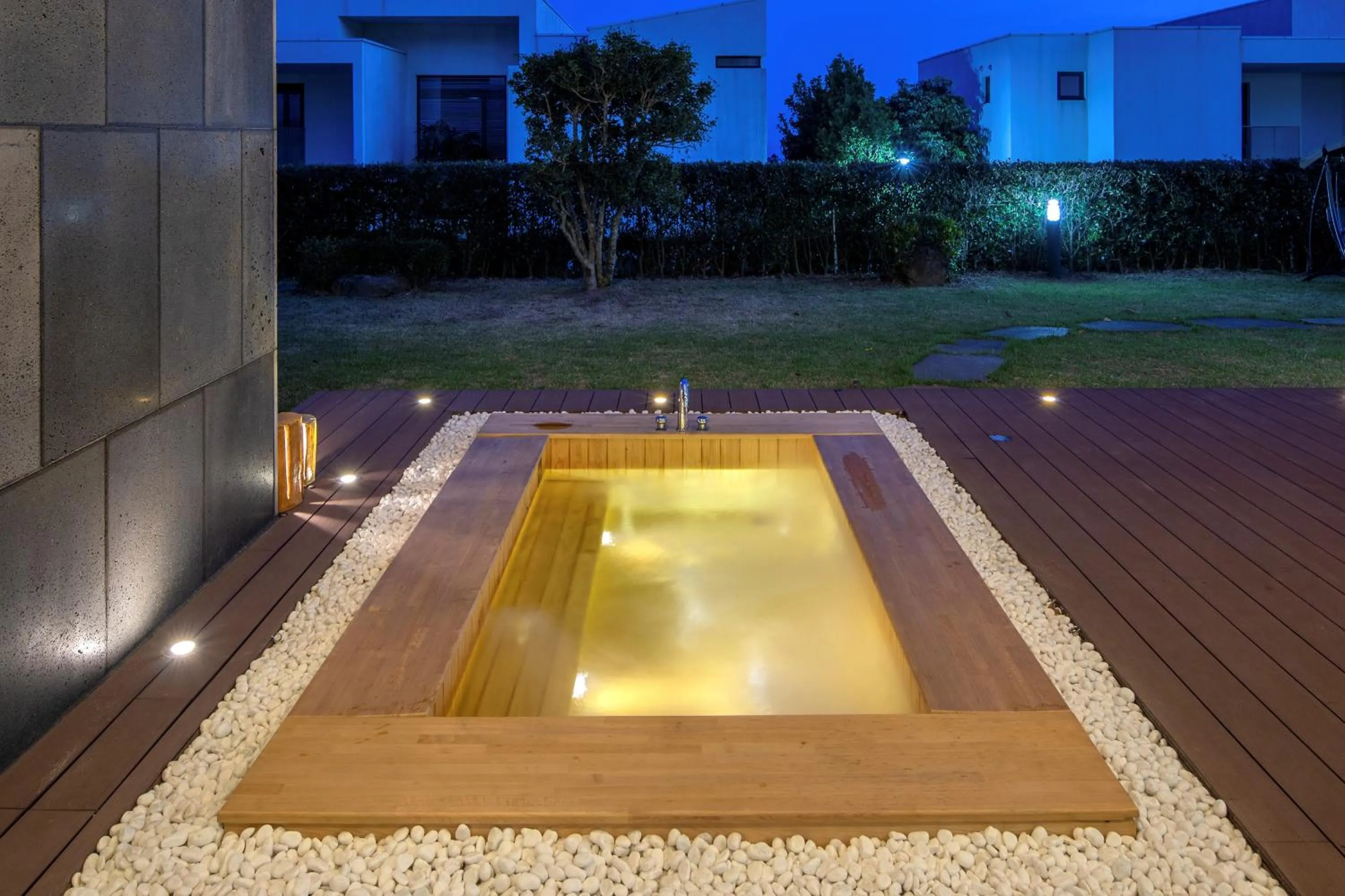 Pent House A in Velum Resort