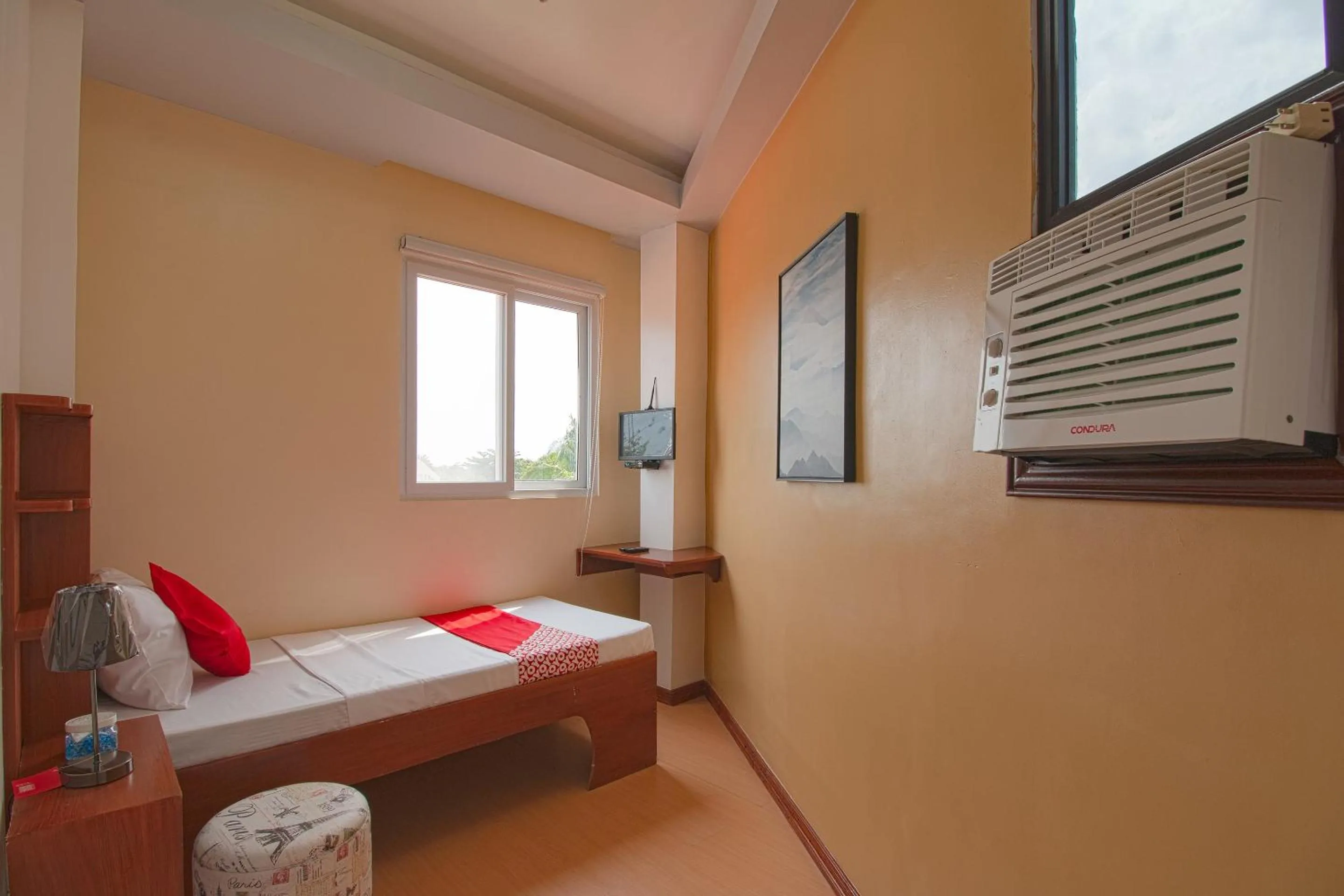 Standard Single Room in OYO 685 K Fortune Apartelle