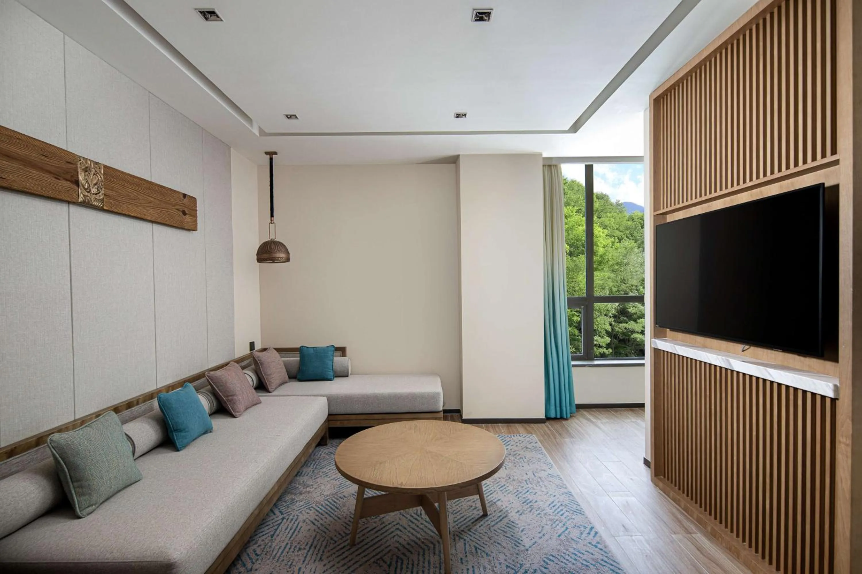 One-Bedroom King Suite in Hilton Garden Inn Jiuzhaigou