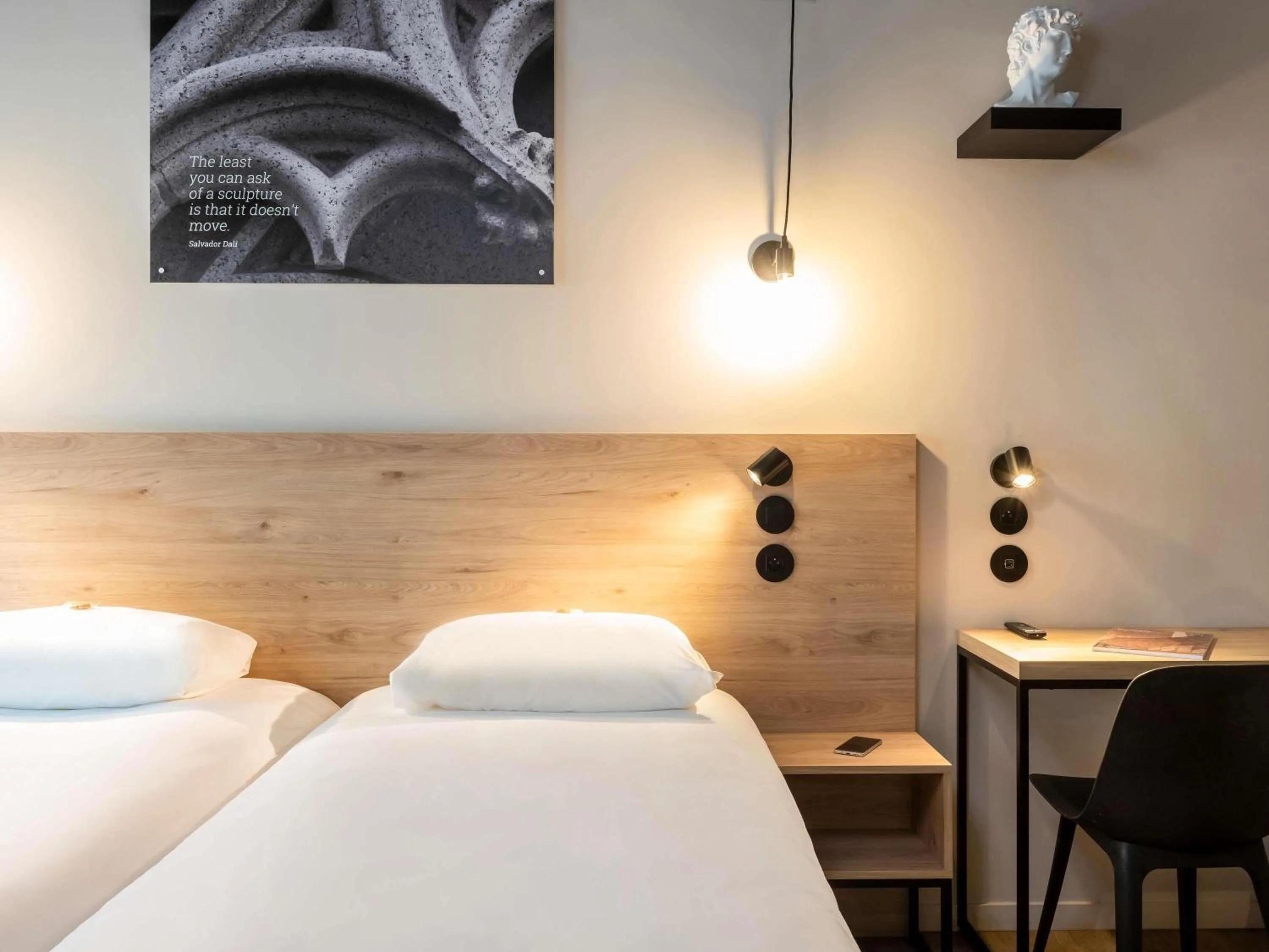 Standard Twin Room with Balcony in ibis Styles Namur