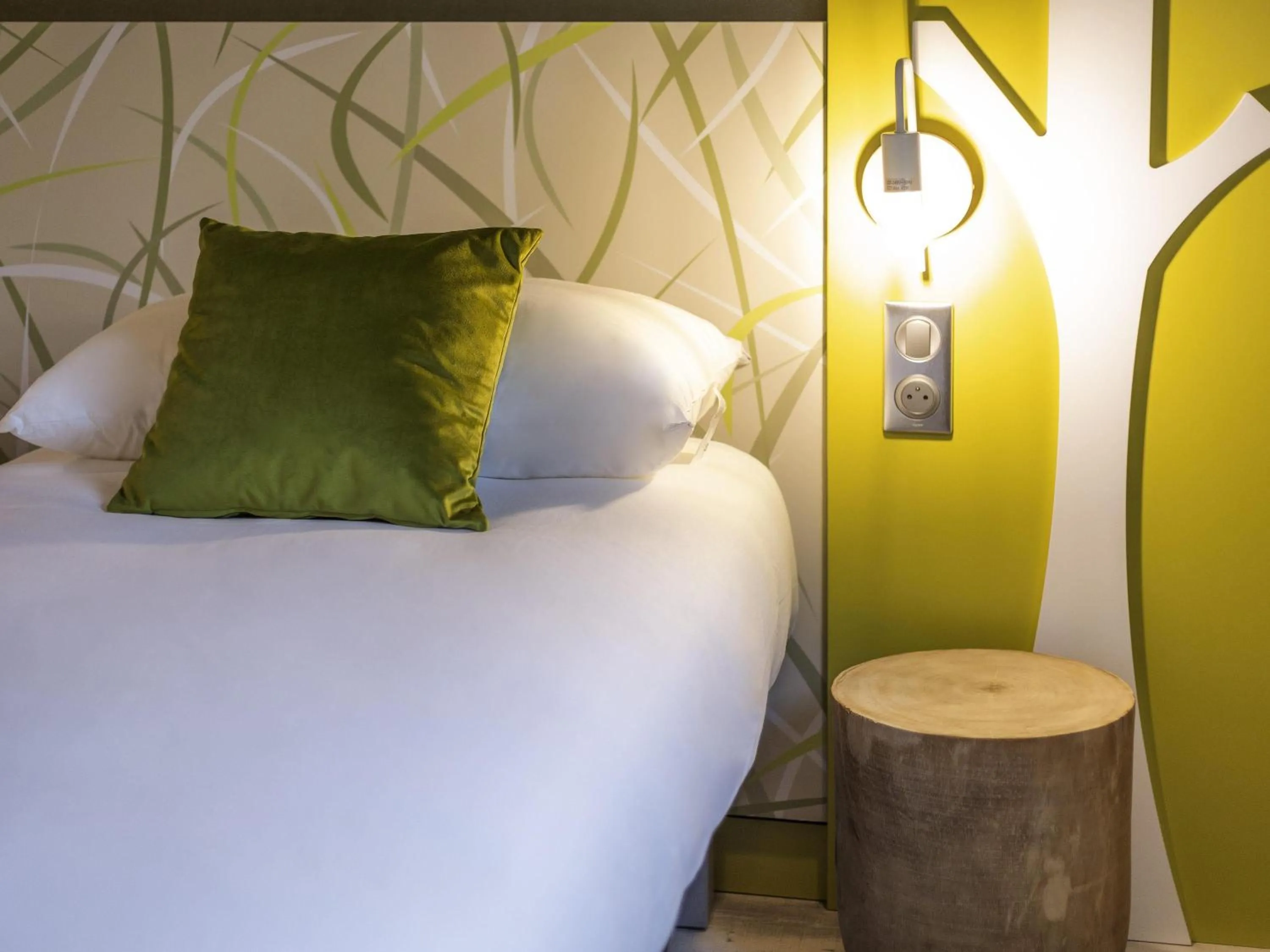 Standard Twin Room in ibis Styles Contres-Cheverny