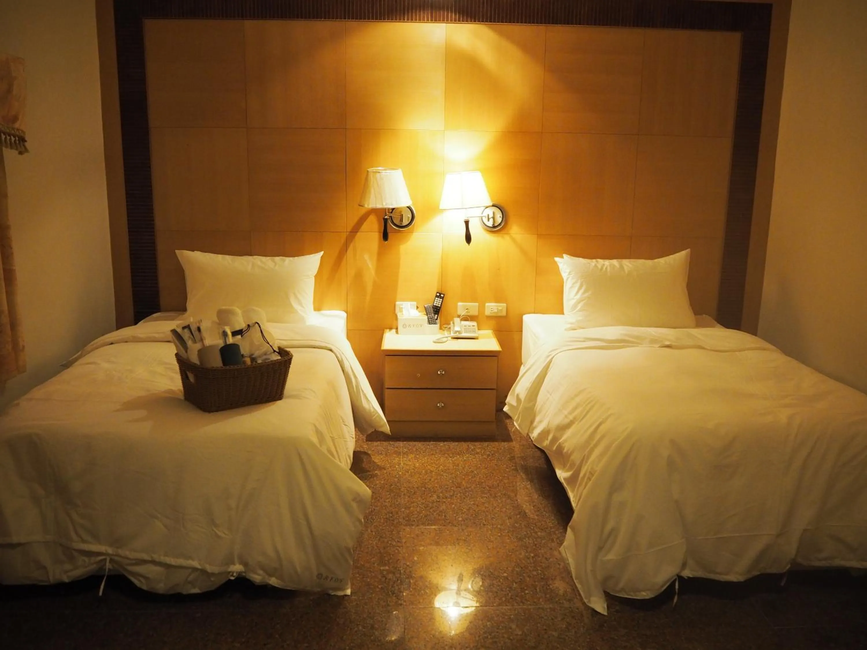 Small Twin Room - single occupancy in Shexia Liyu Hot Spring