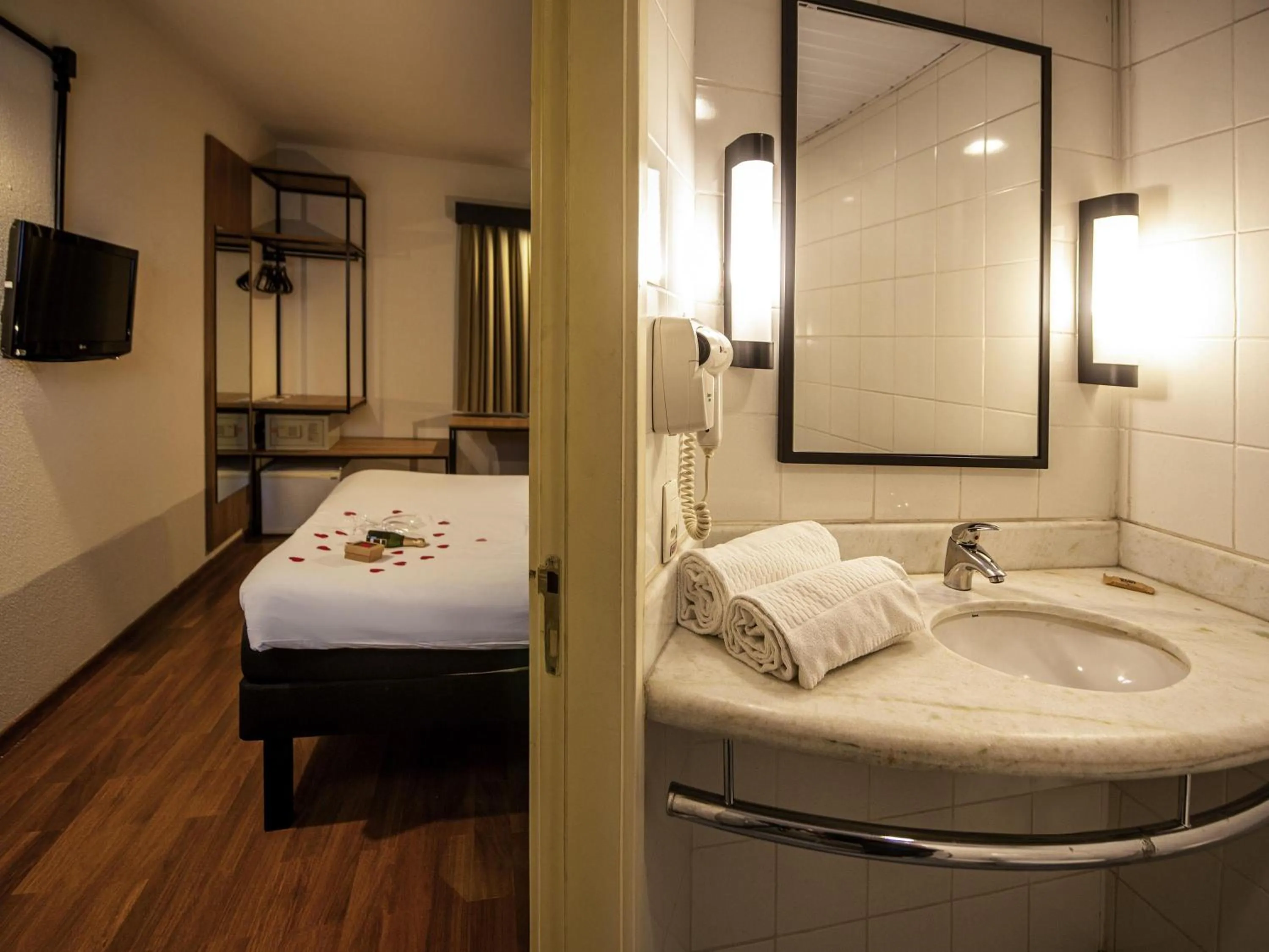 Standard One Double Bed in ibis Betim