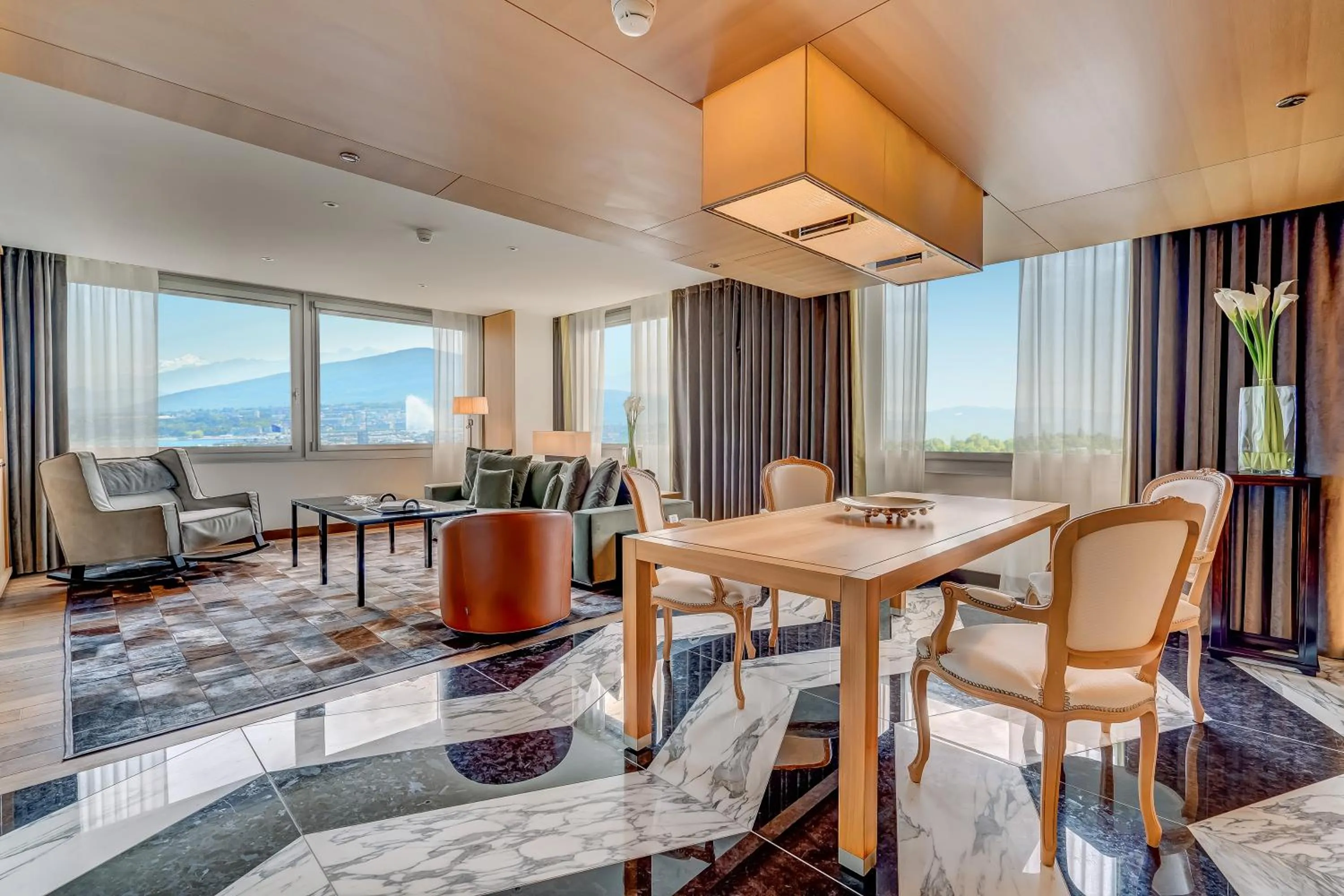 Presidential Suite with Lake View in InterContinental Genève by IHG