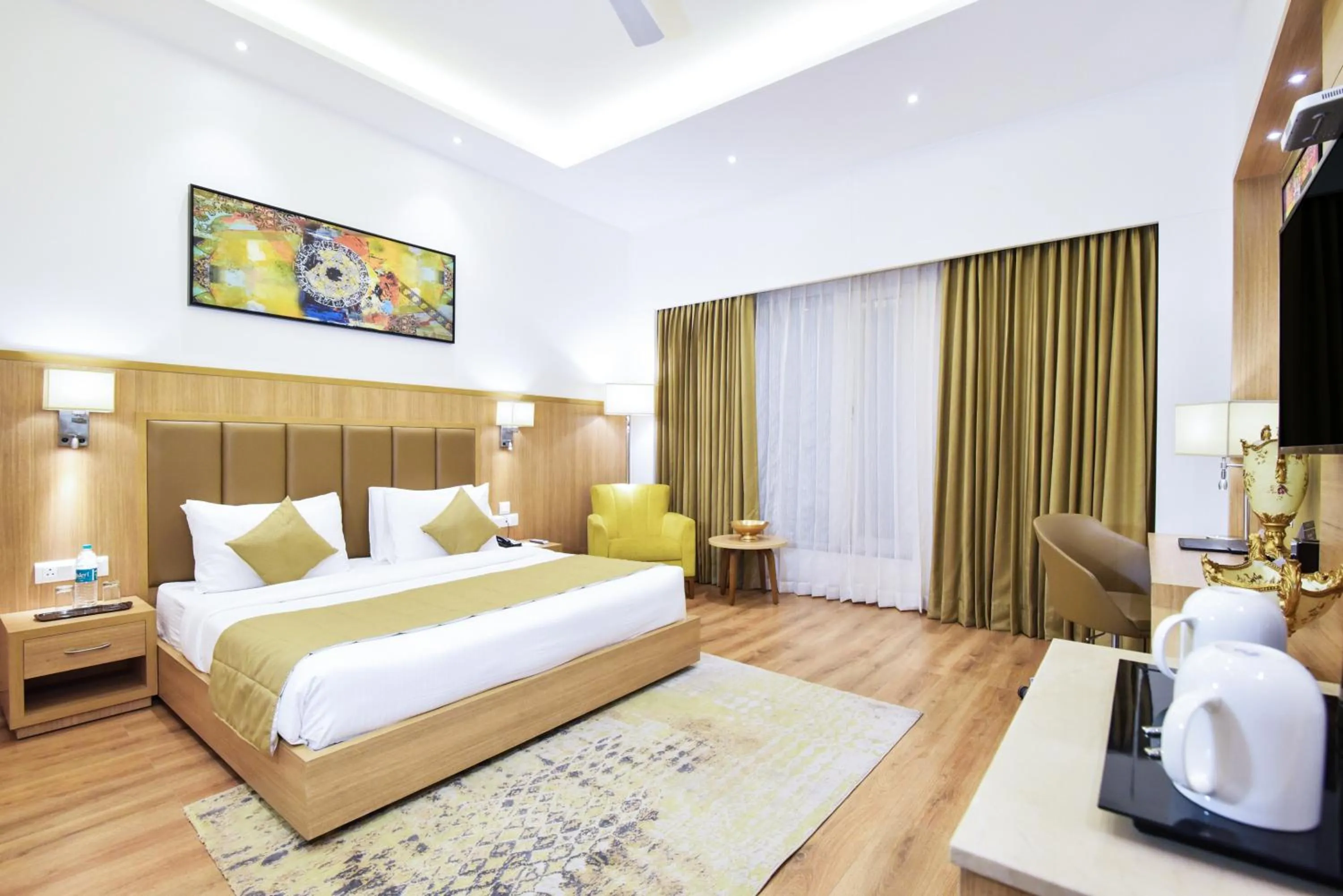 Deluxe King Room - Non-Smoking in SureStay by Best Western Heritage Walk