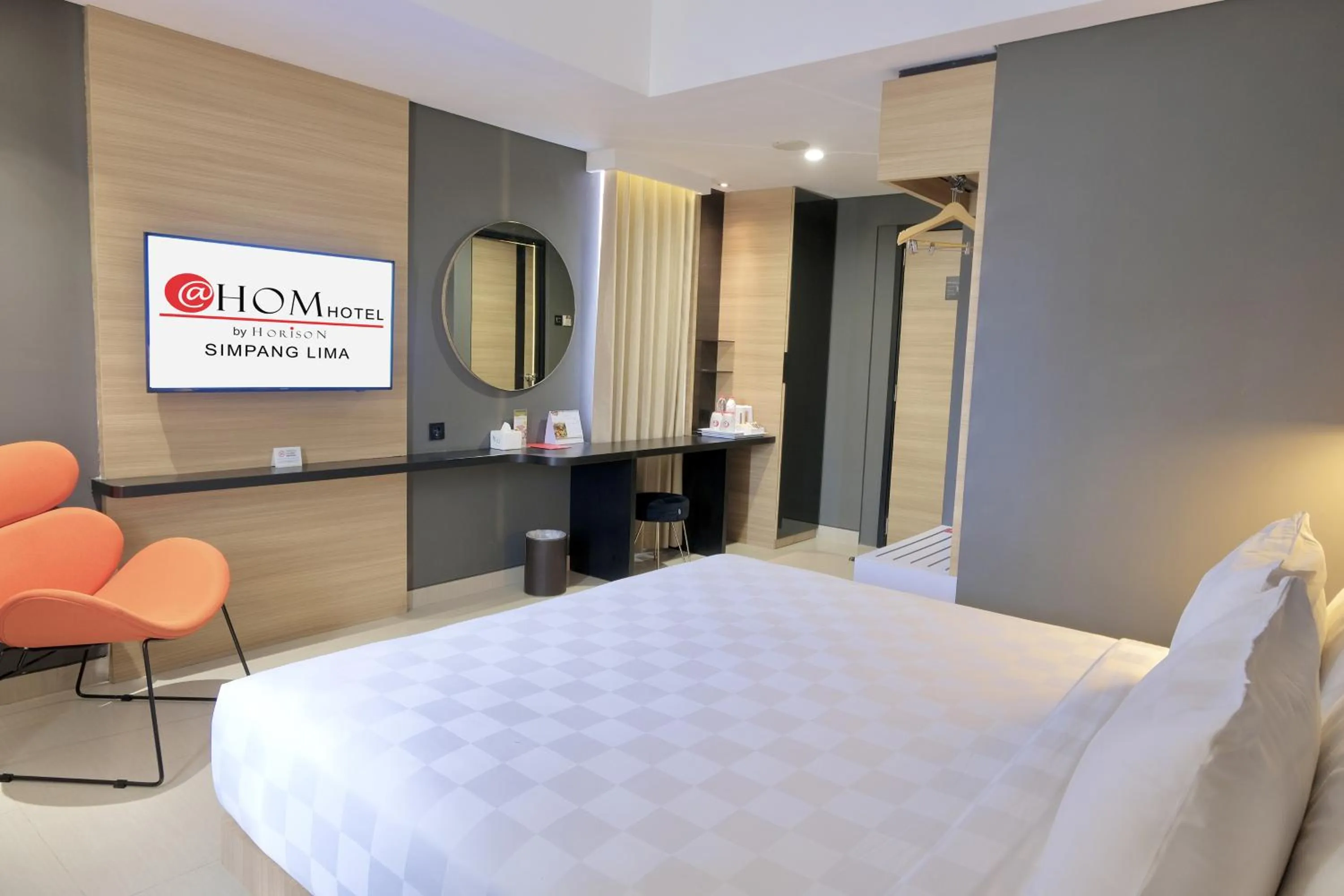 Double Room Premium in @Hom Semarang Simpang Lima