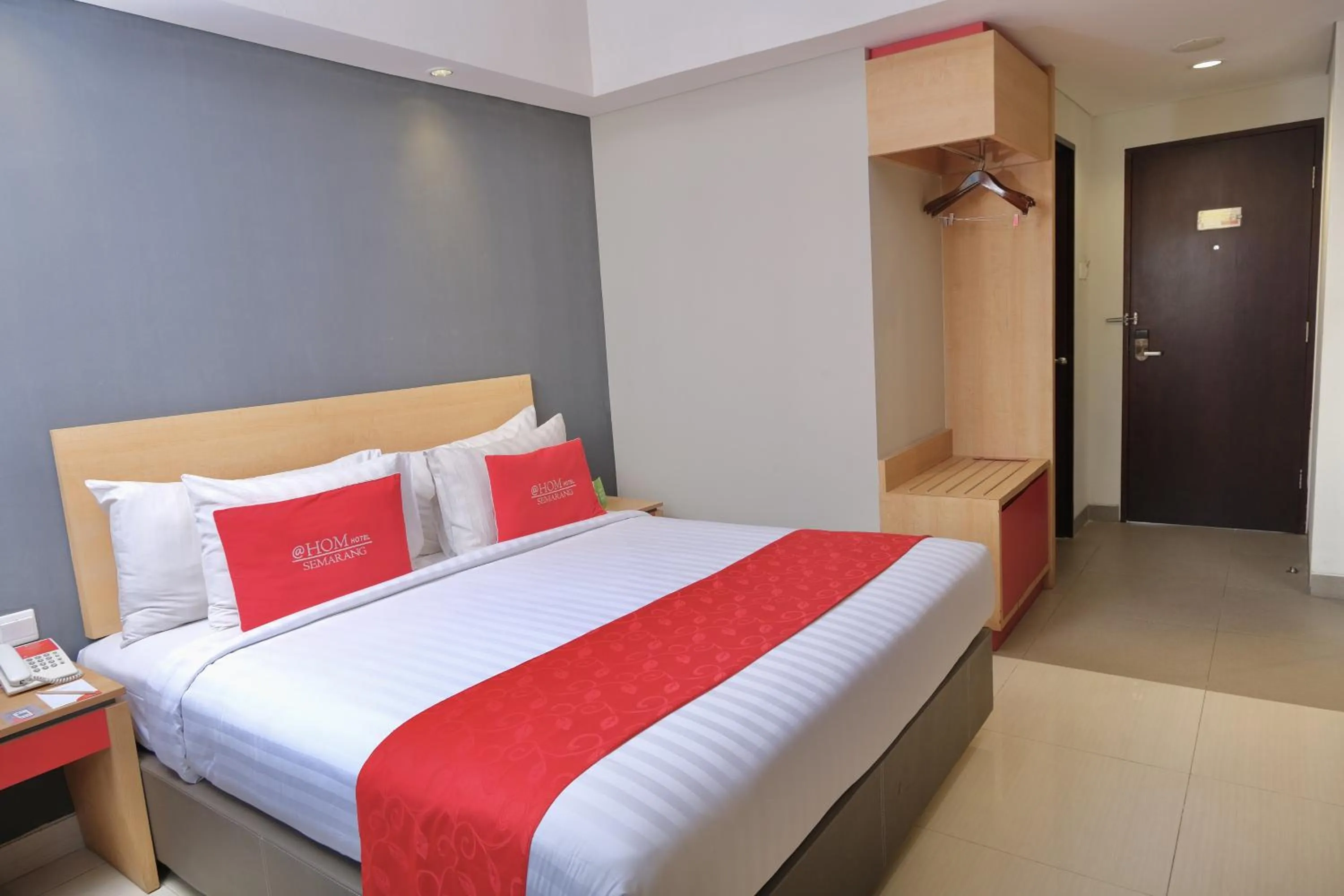 Deluxe Double Room in @Hom Semarang Simpang Lima