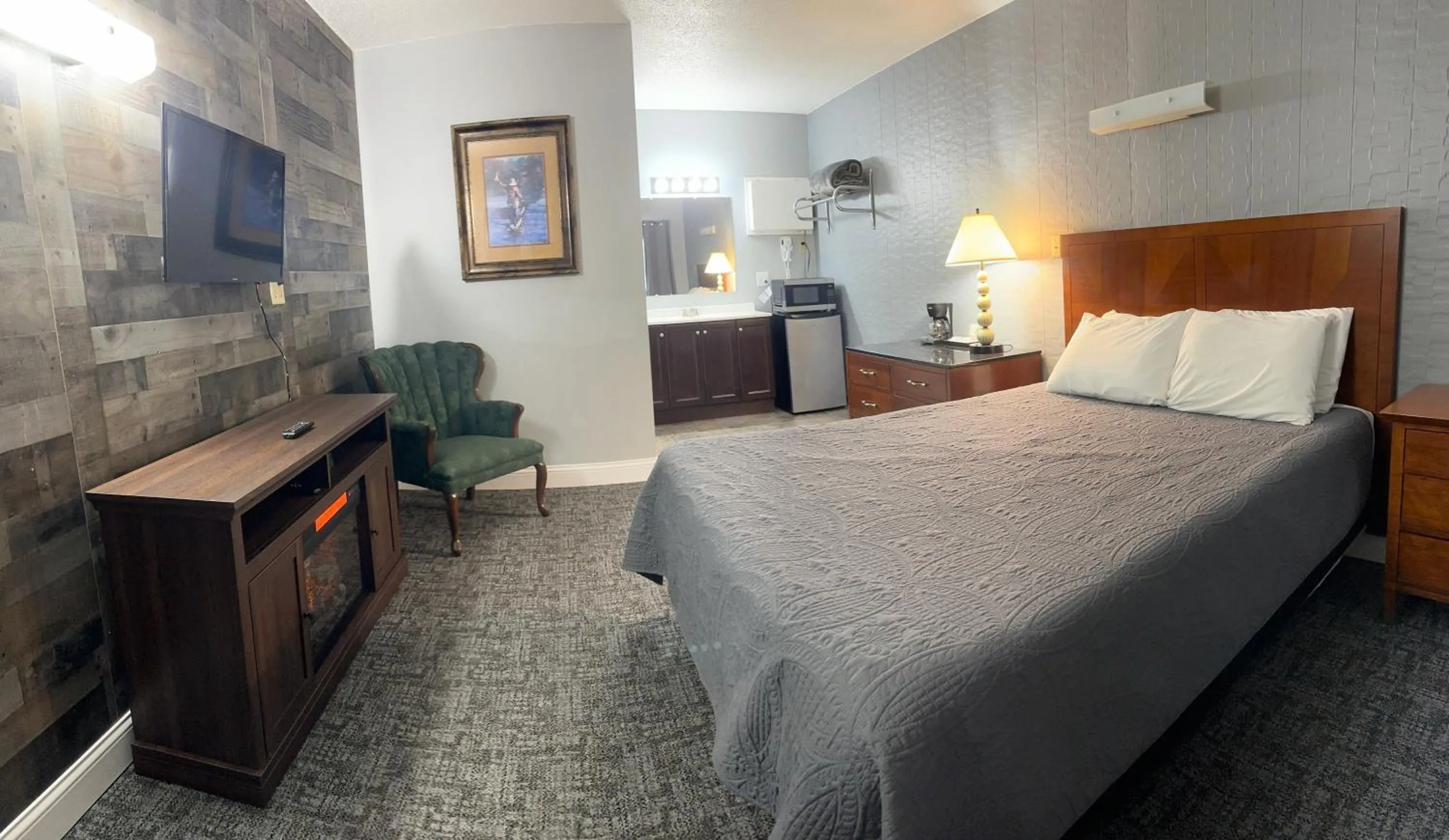 Queen Room in Pelican Motel