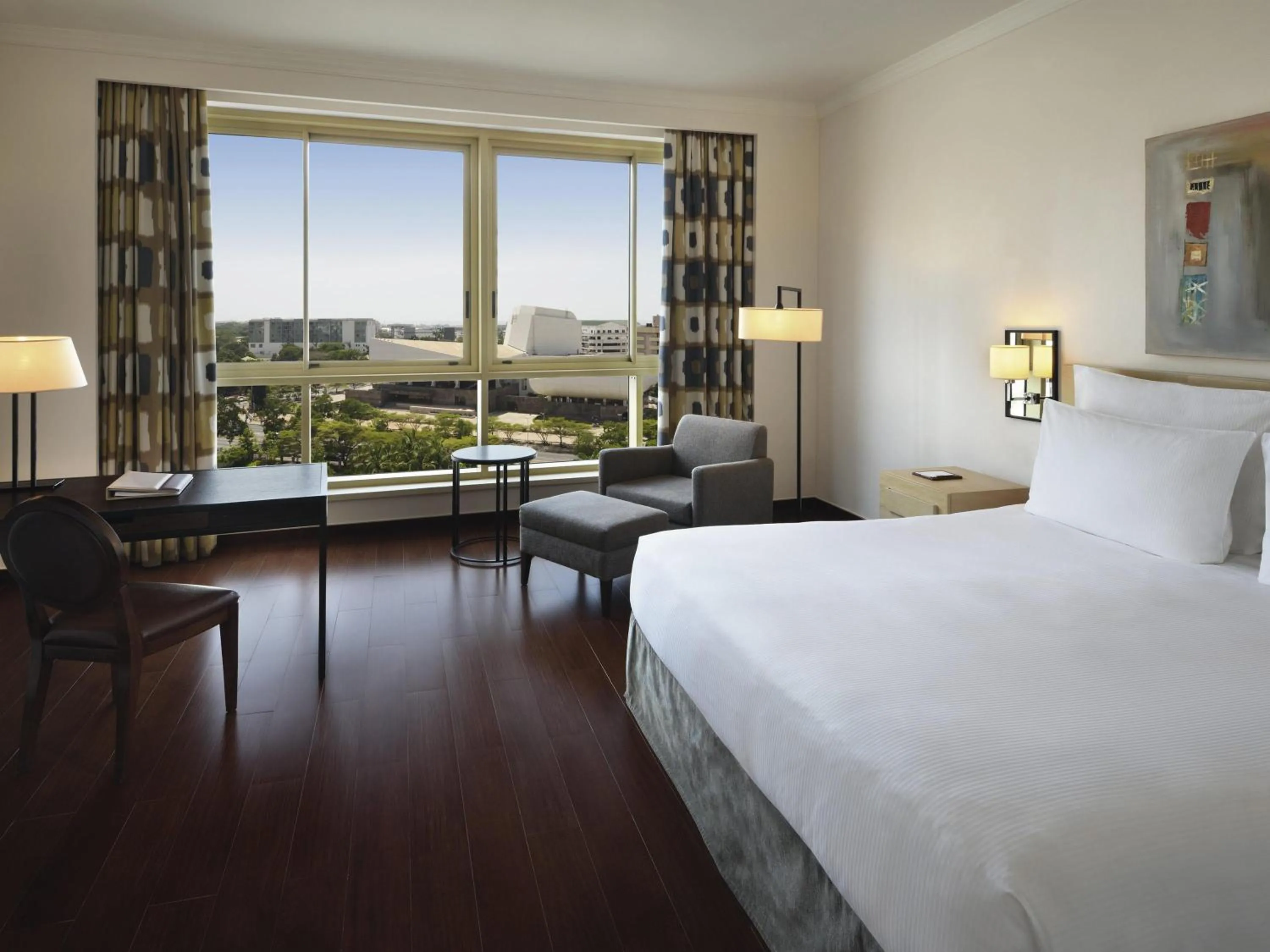 Deluxe King Room in Mövenpick Ambassador Hotel Accra