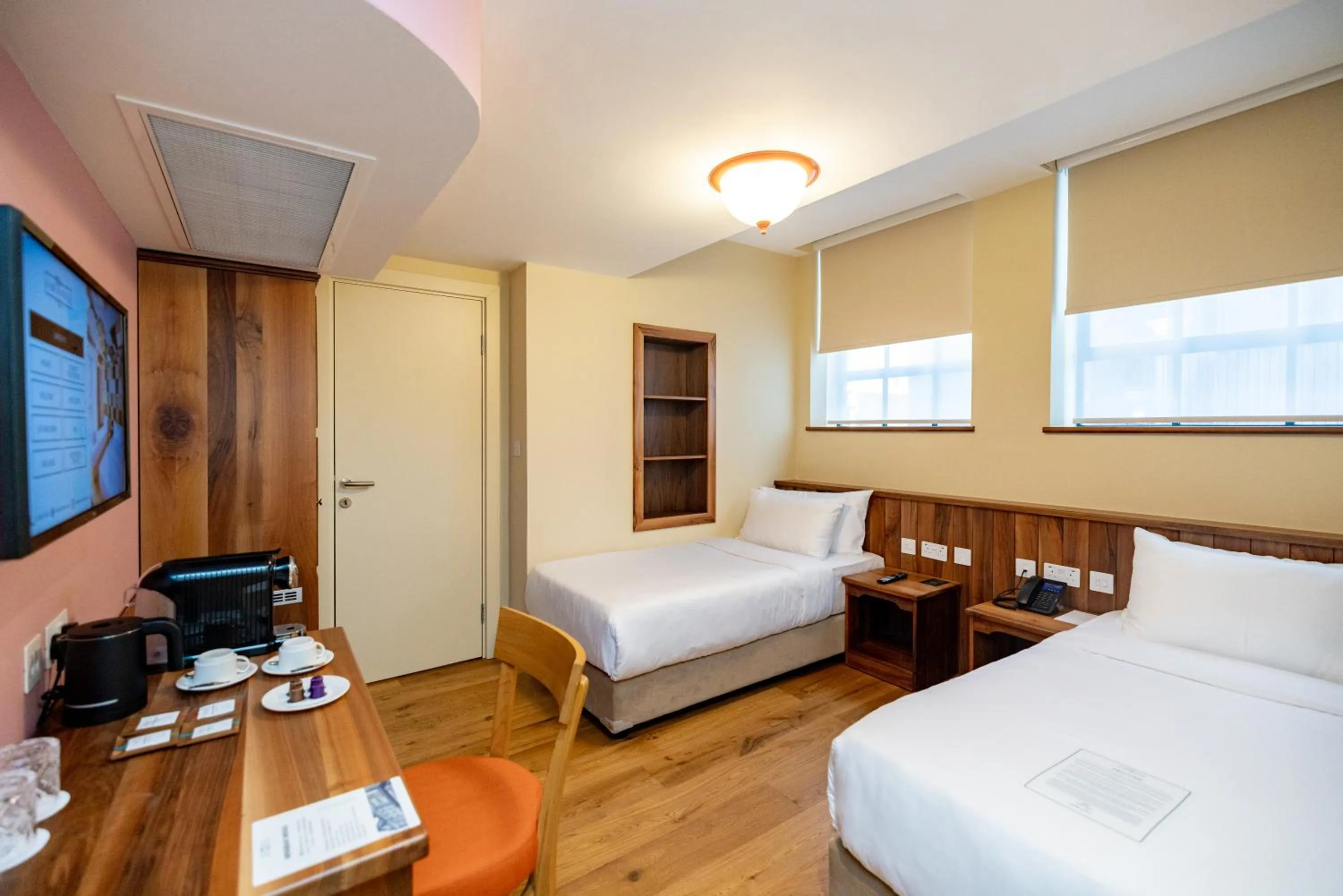 Superior Twin Room in Limehouse Library Hotel