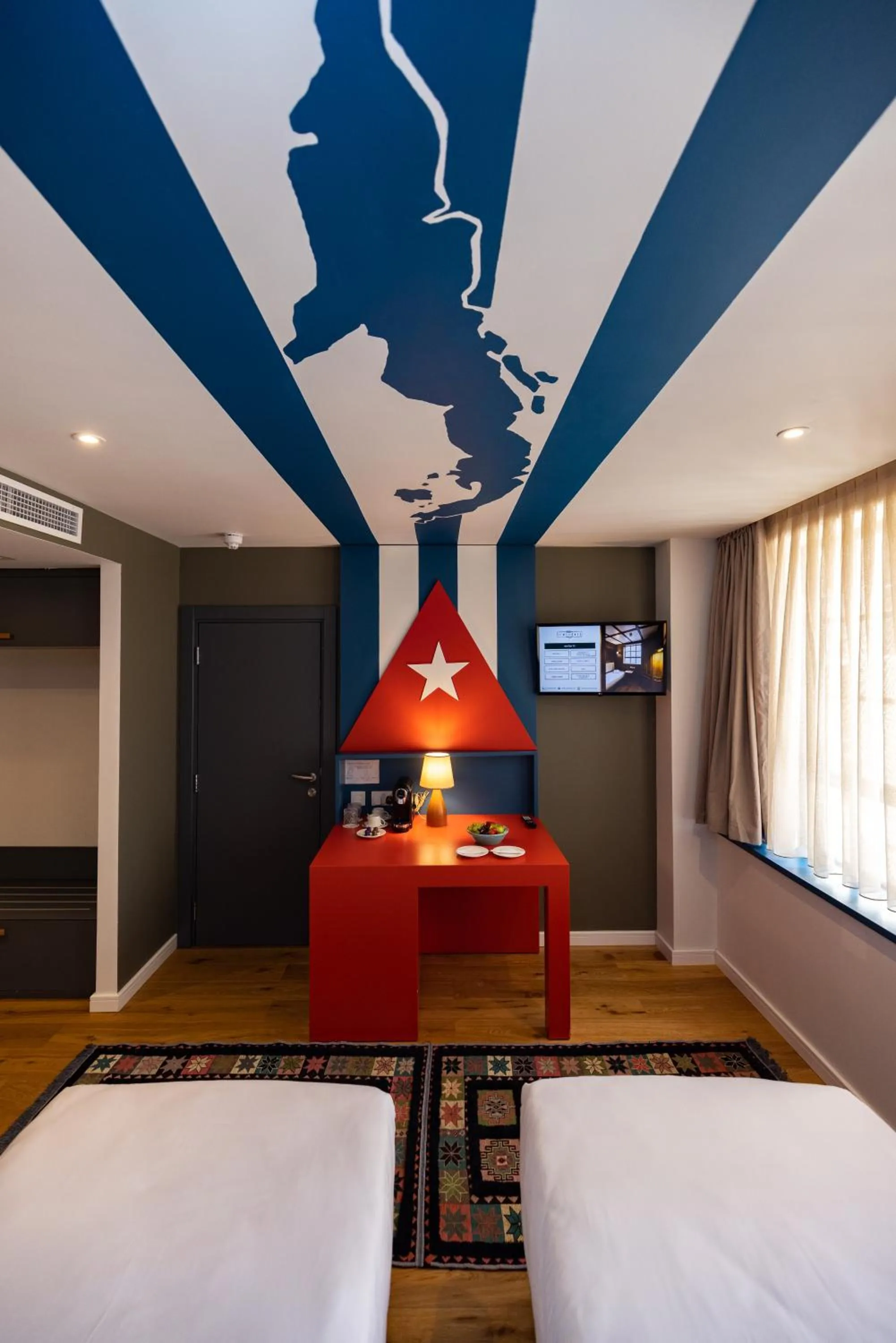 Deluxe Twin Room in Limehouse Library Hotel