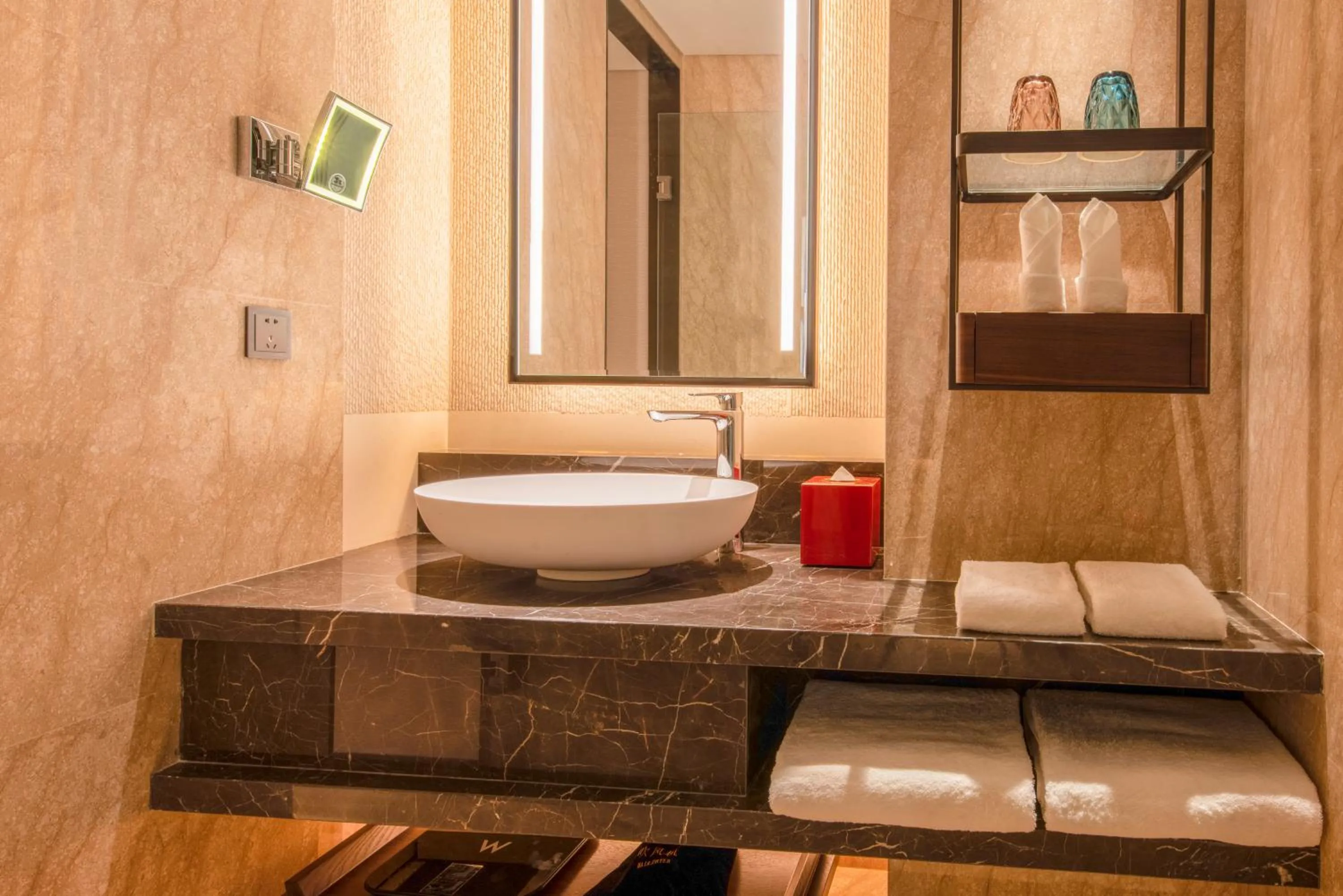 Standard Twin Room with City View in HUALUXE Beijing Xinan