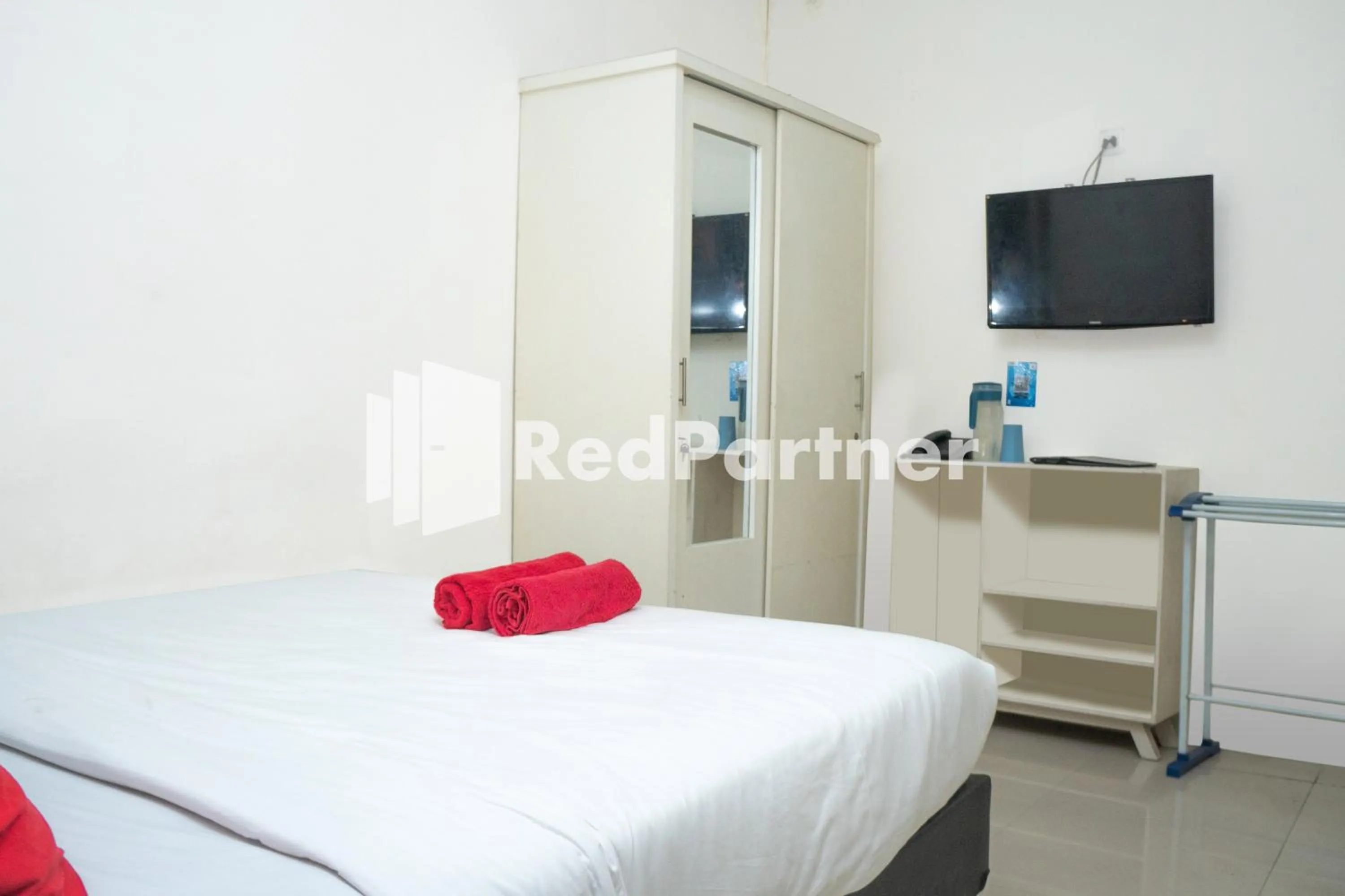 Twin Room in Jabrix Hotel Mitra RedDoorz