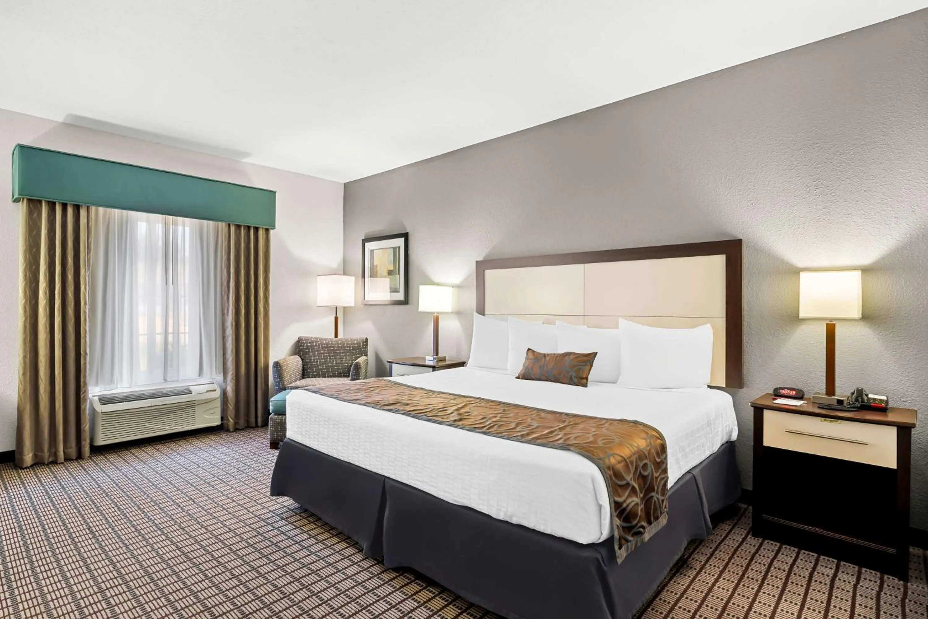 King Room in Best Western Plus - Magee Inn & Suites
