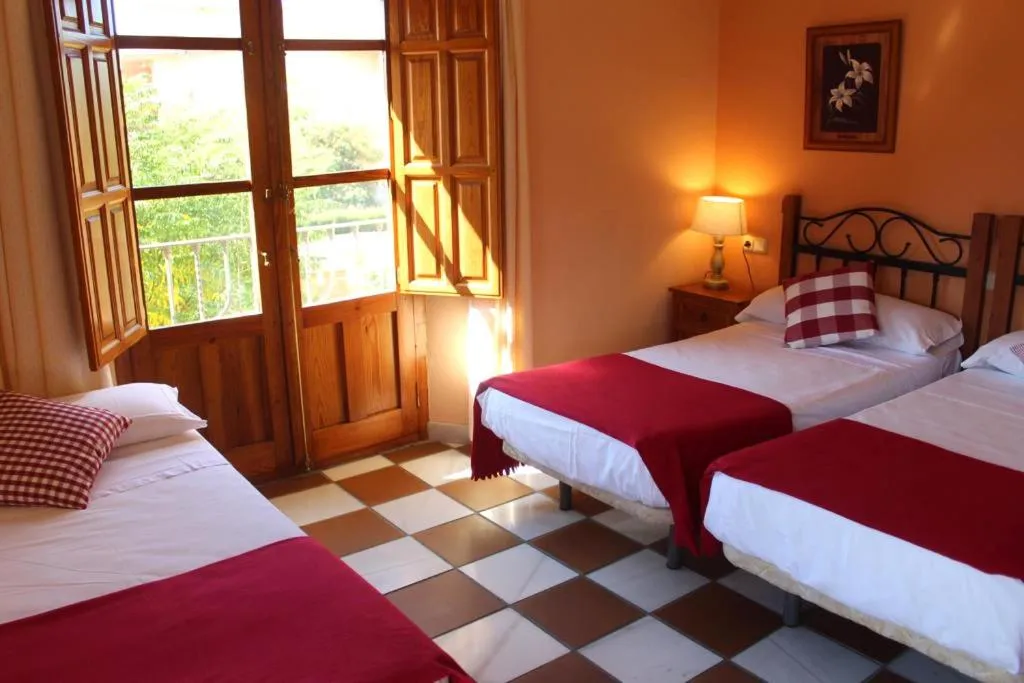 Standard Triple Room in Hotel La Zubia , Granada