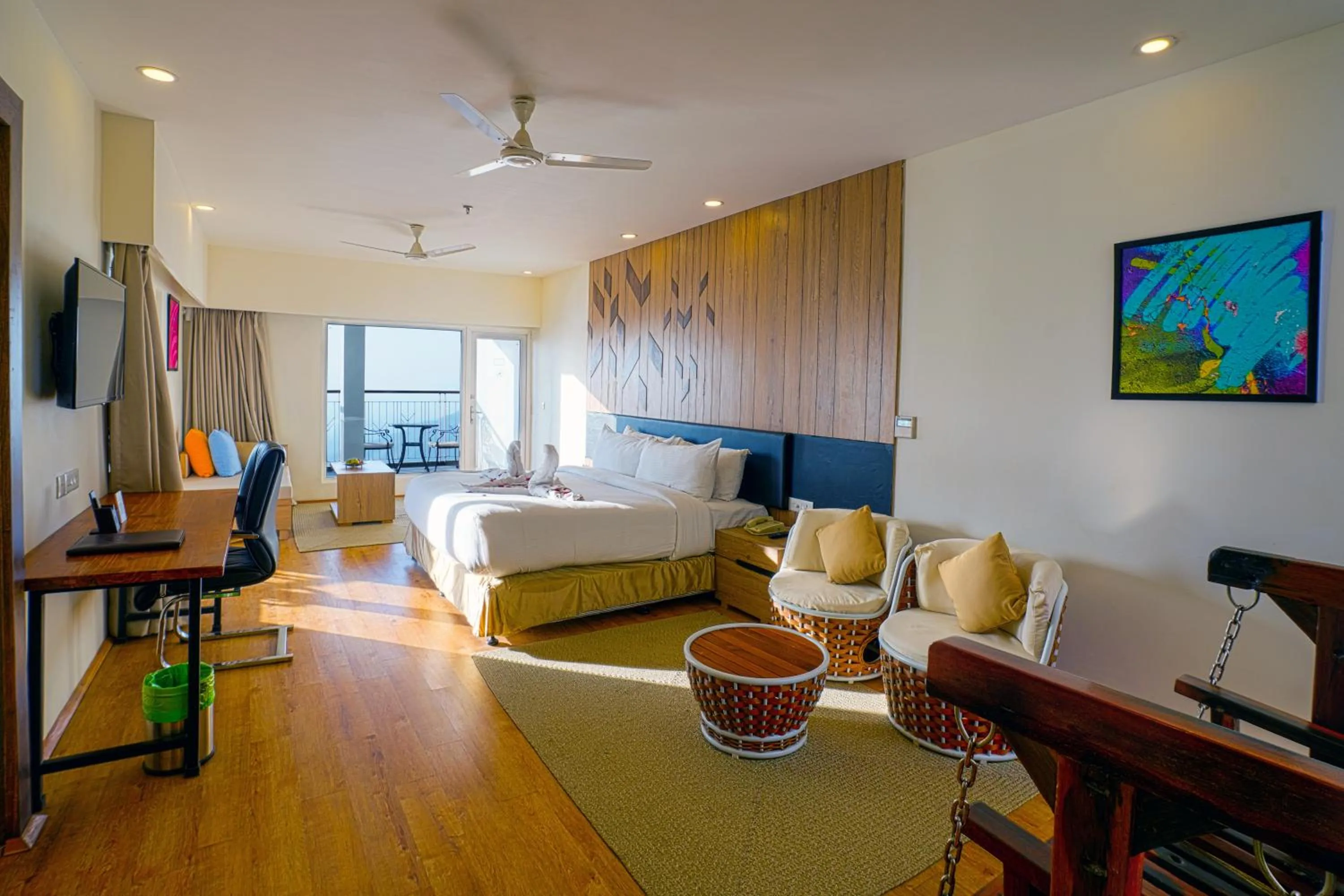 Executive Suite in Timber Trail Heights & Terraces-Cable Car Escape