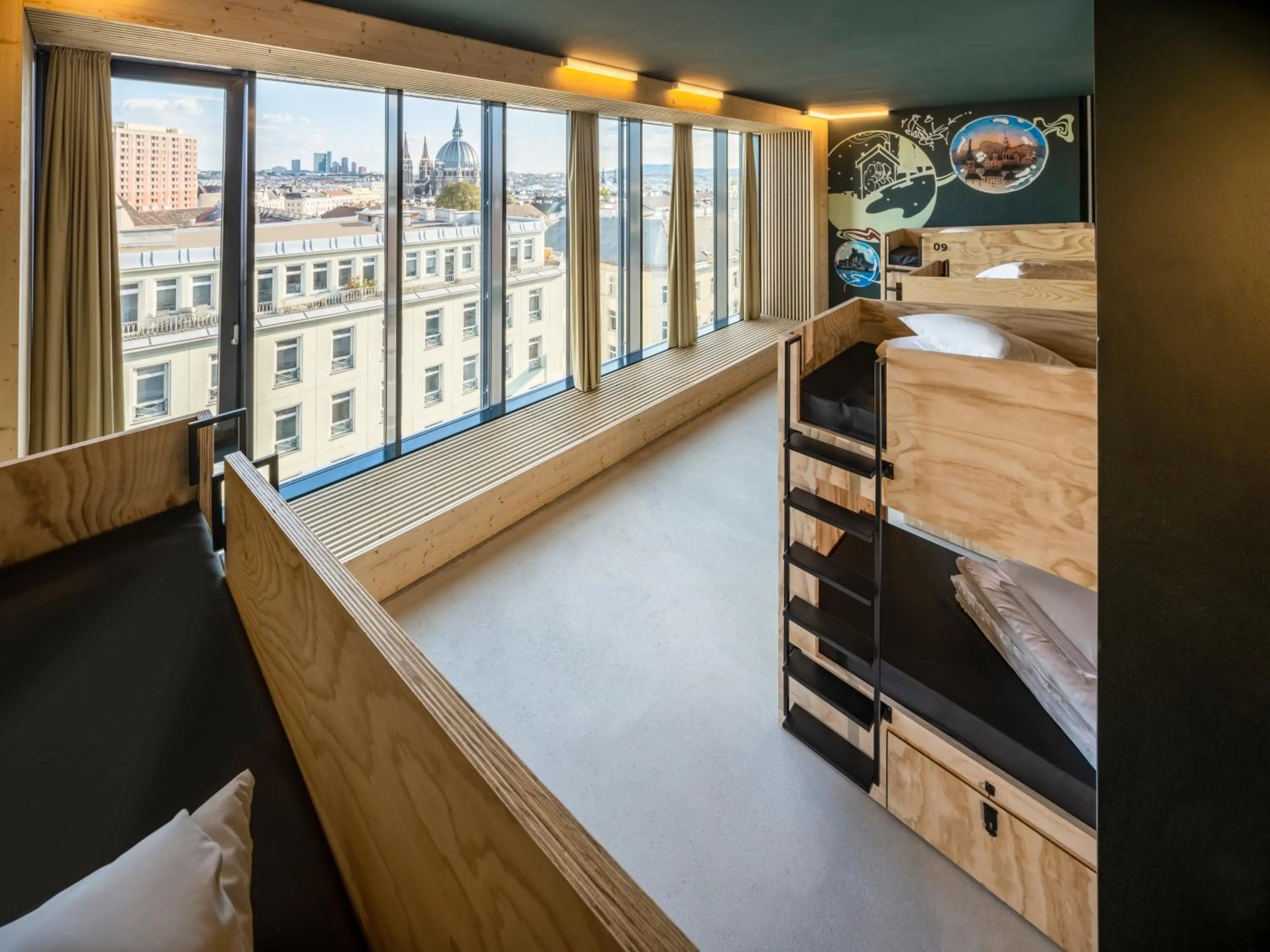 Private Bedroom for 10 people in JO&JOE Vienna