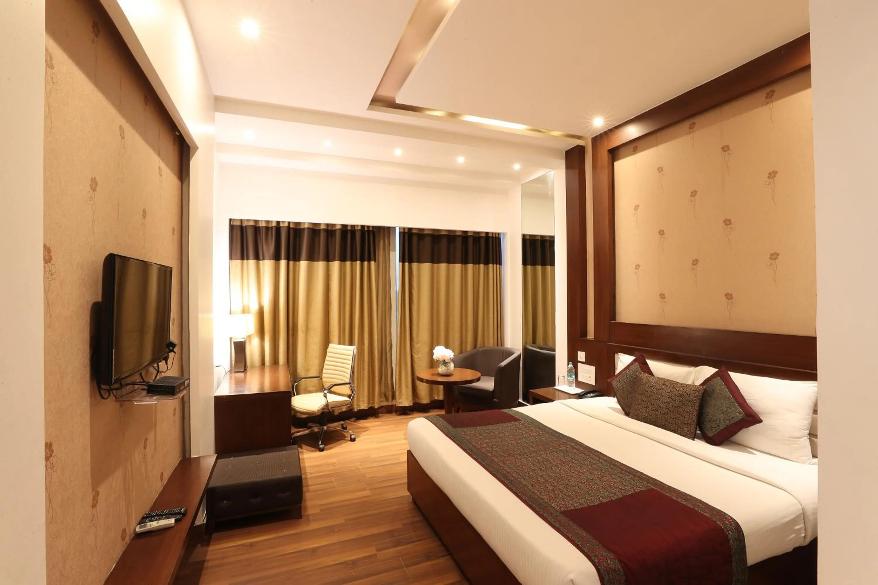 Deluxe Double Room - single occupancy in Tivoli Royal Palace