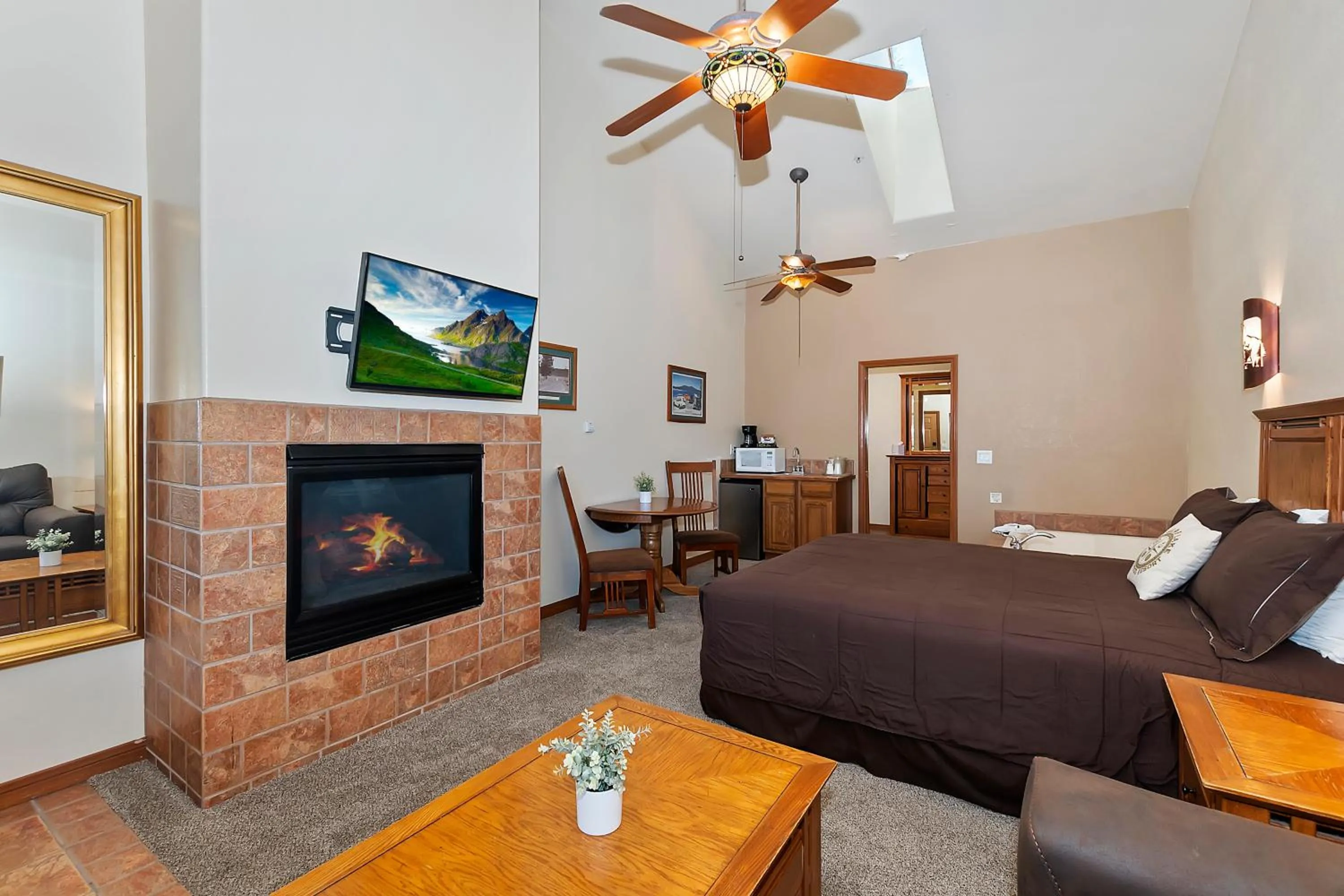 King Room with Spa Bath in Robinhood Resort