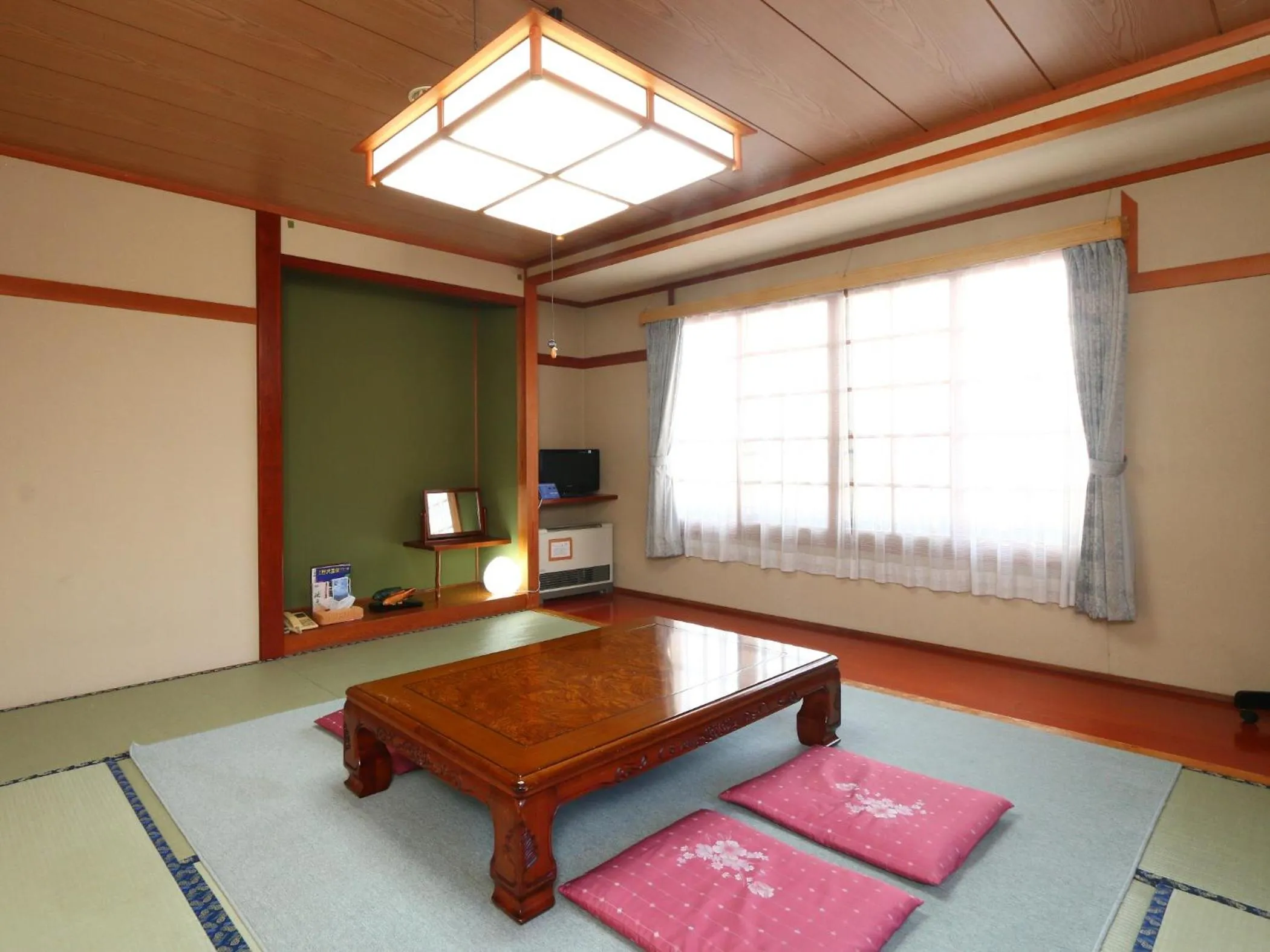 Japanese-Style Family Room - single occupancy - Non-Smoking in Ikemoto