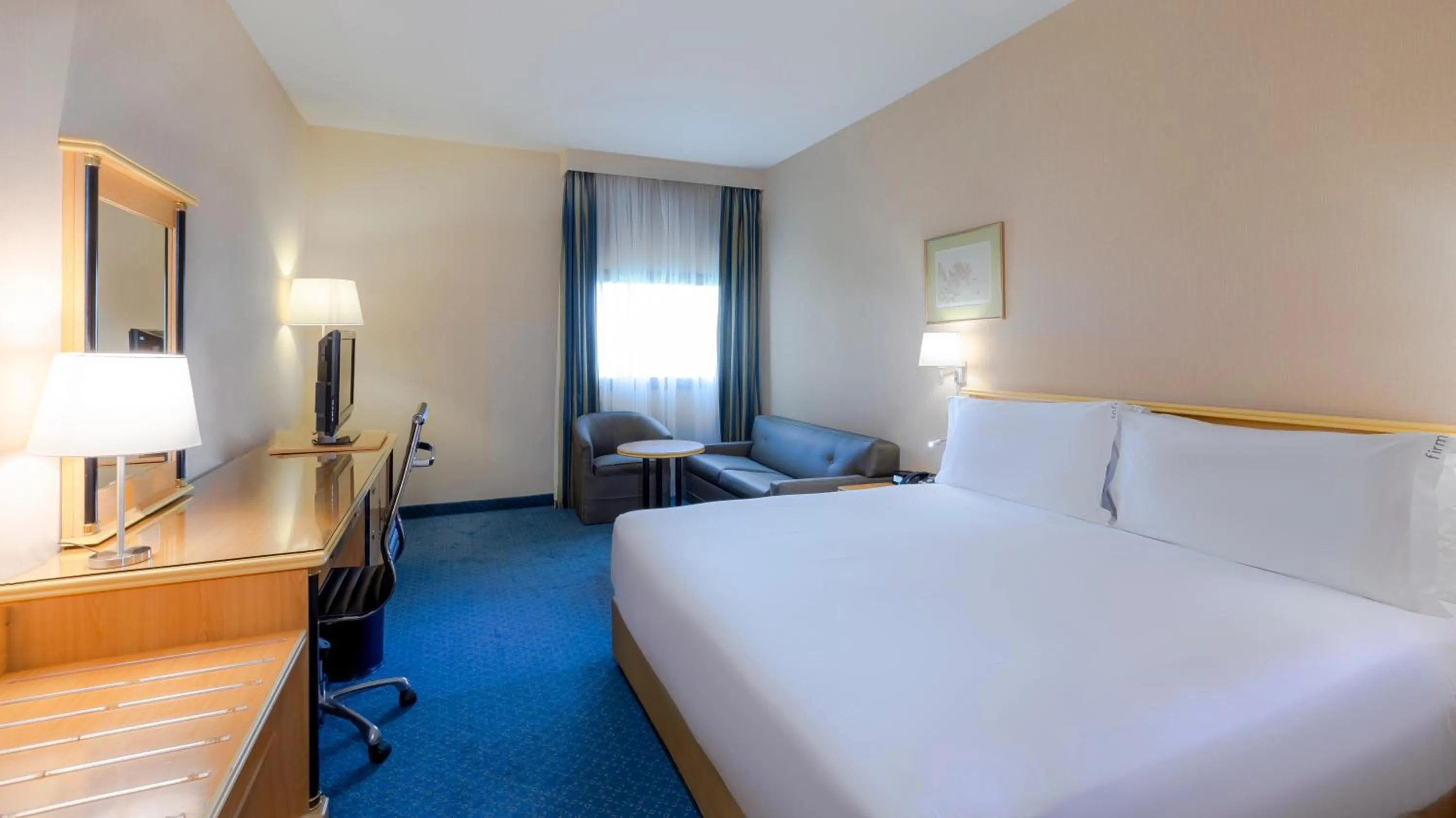 Standard King Room with Pool View in Holiday Inn Yanbu by IHG