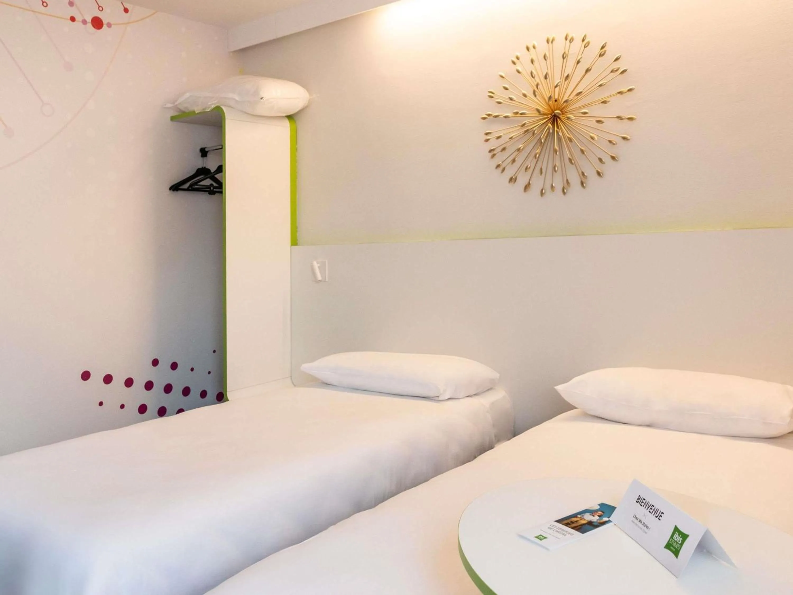 Standard Twin Room - single occupancy in ibis Styles Fougeres