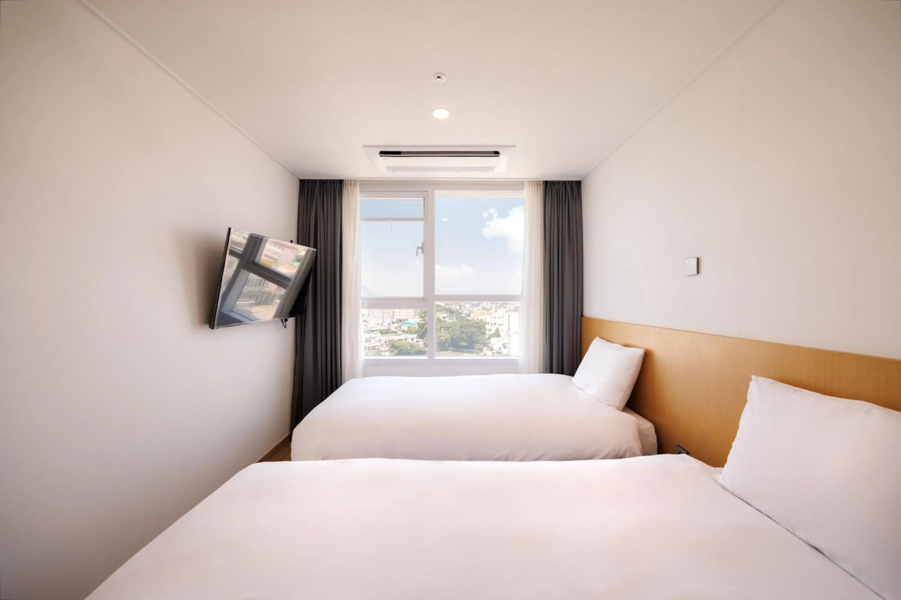 Standard Twin Room in Kenny Stay Jeju Mosulpo