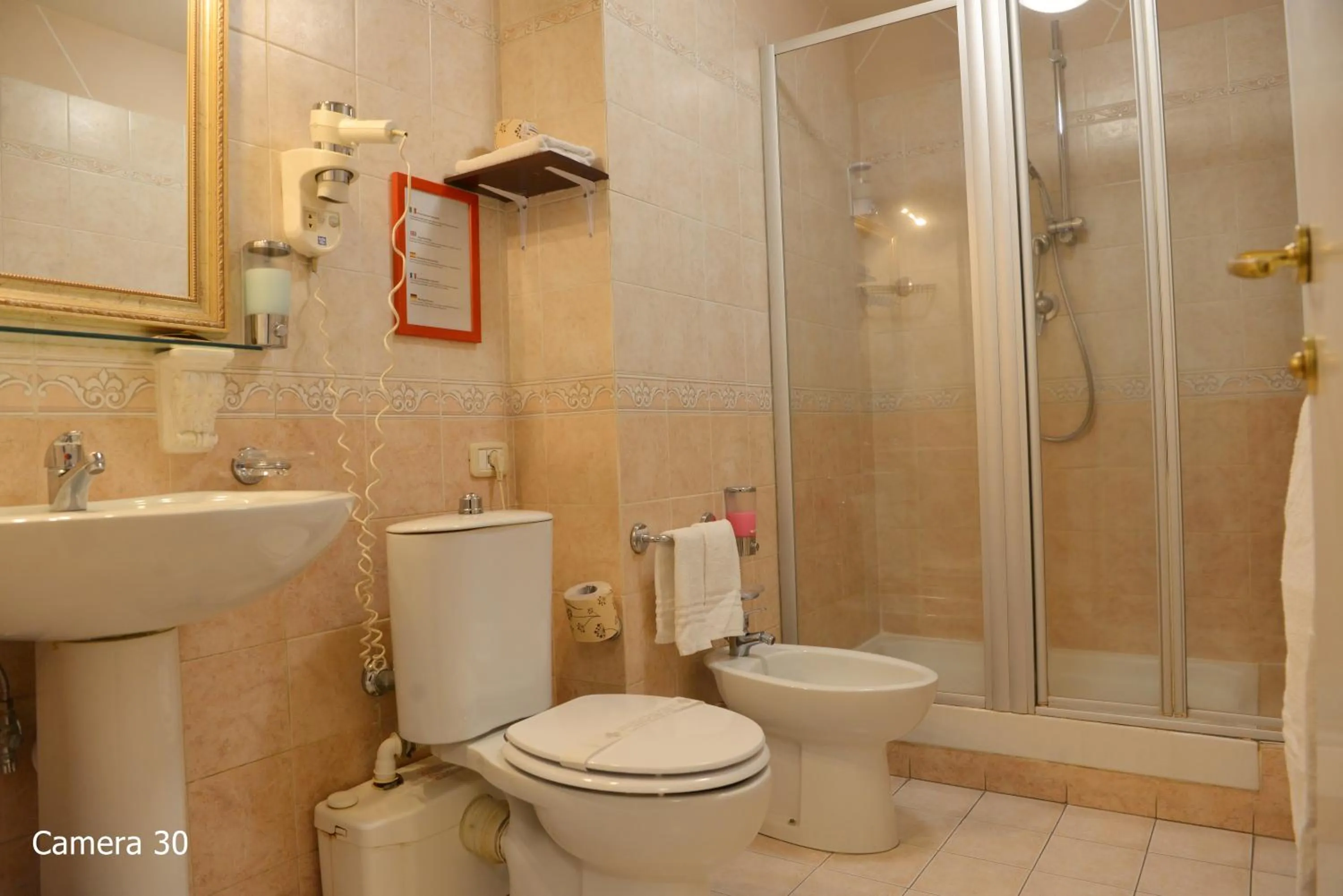 Deluxe Double or Twin Room with Balcony in Catania Centro Rooms