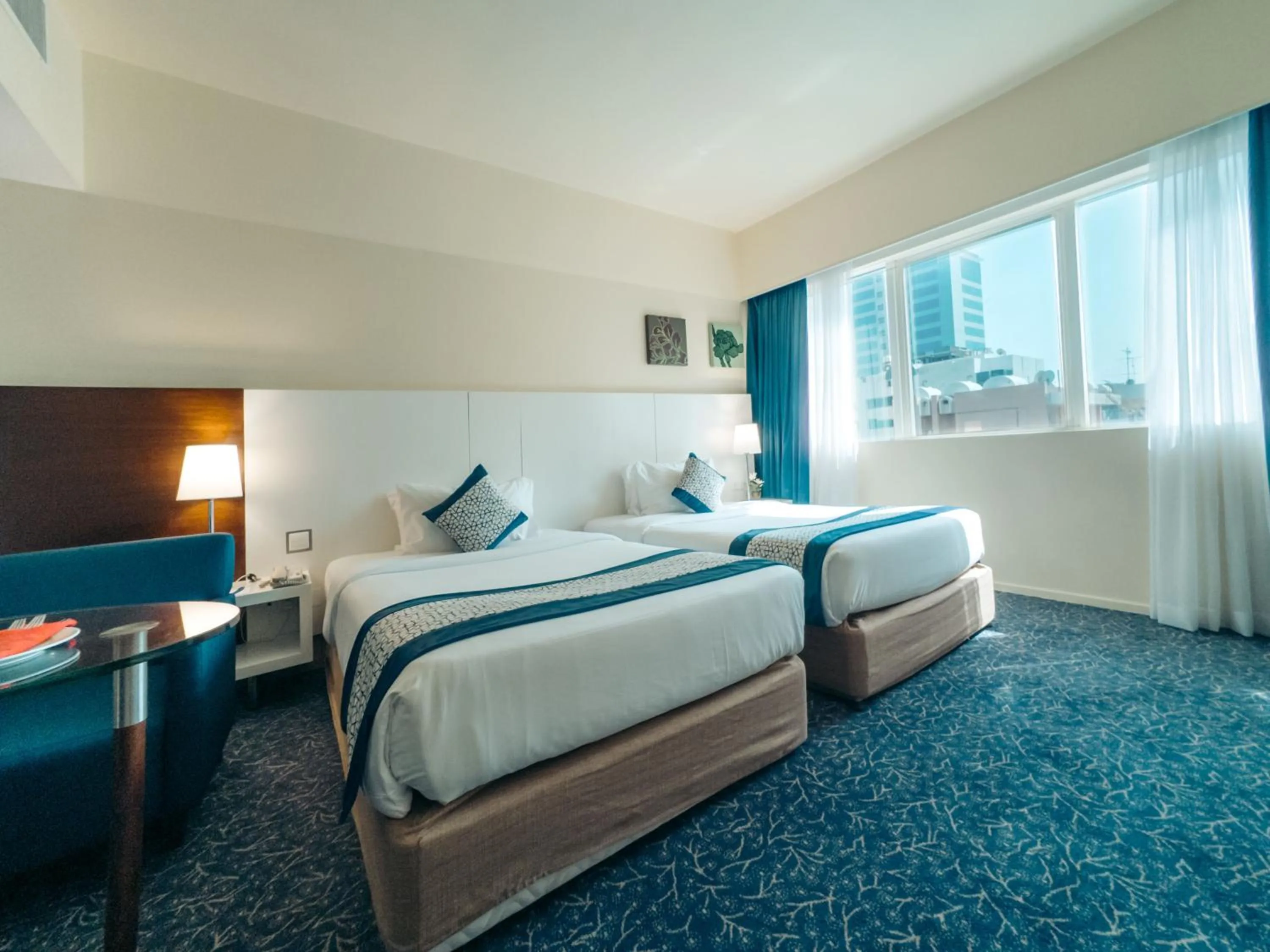 Deluxe Twin Room in Kingsgate Hotel by Millennium