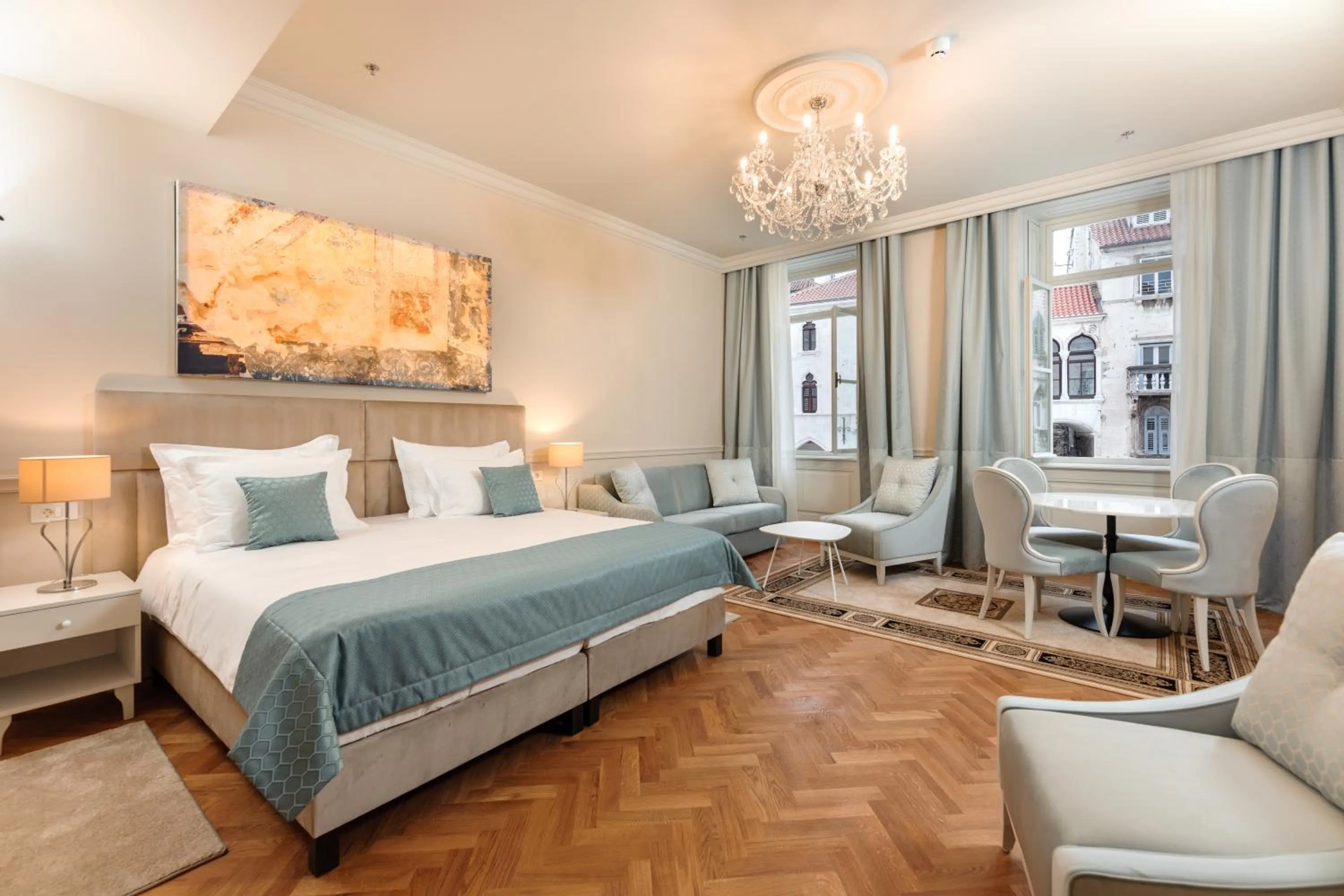 Deluxe Suite in Heritage hotel Santa Lucia