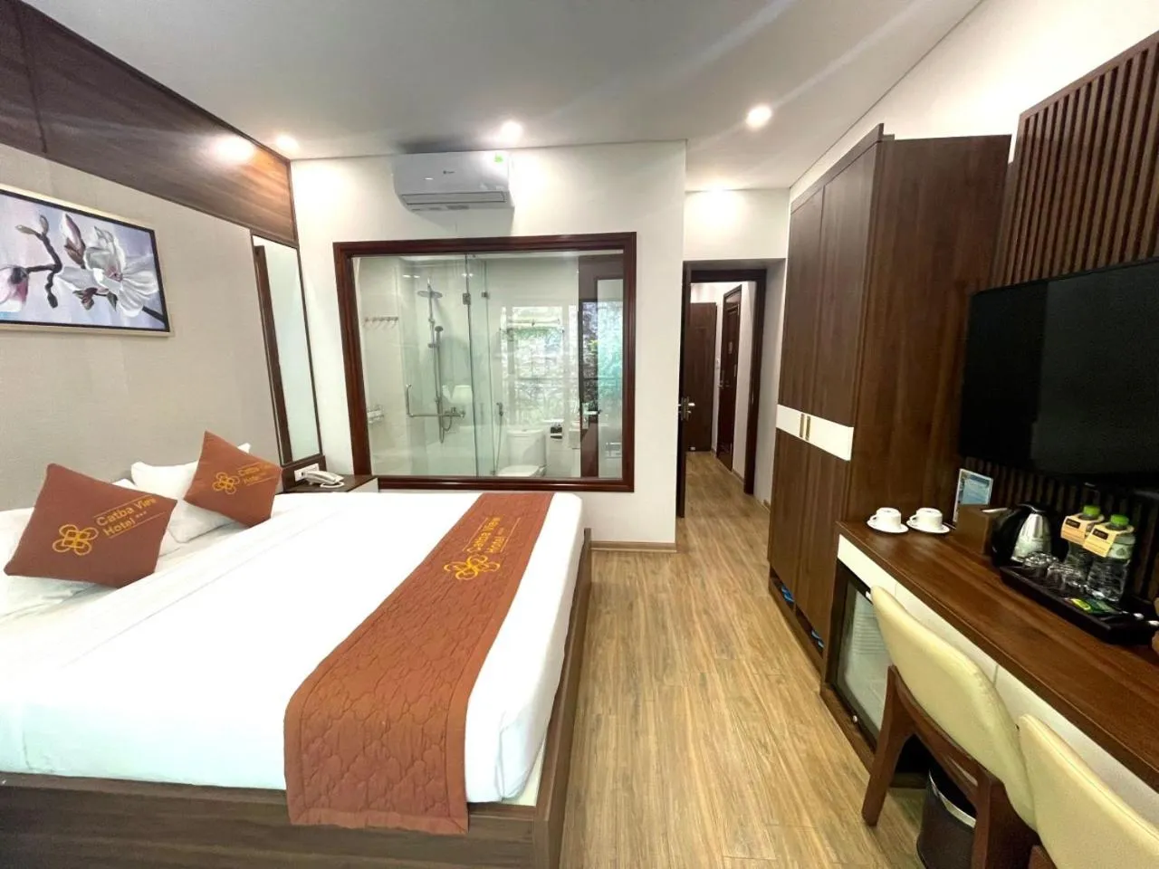 Family Room with Balcony in Catba View Hotel