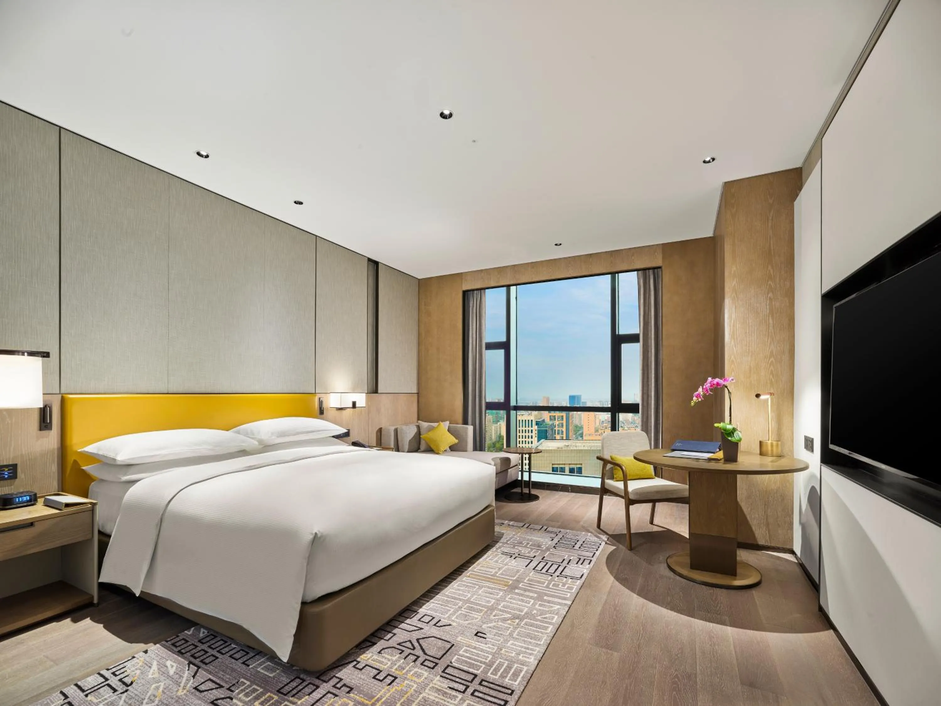 Deluxe King Room in Hilton Jiaxing