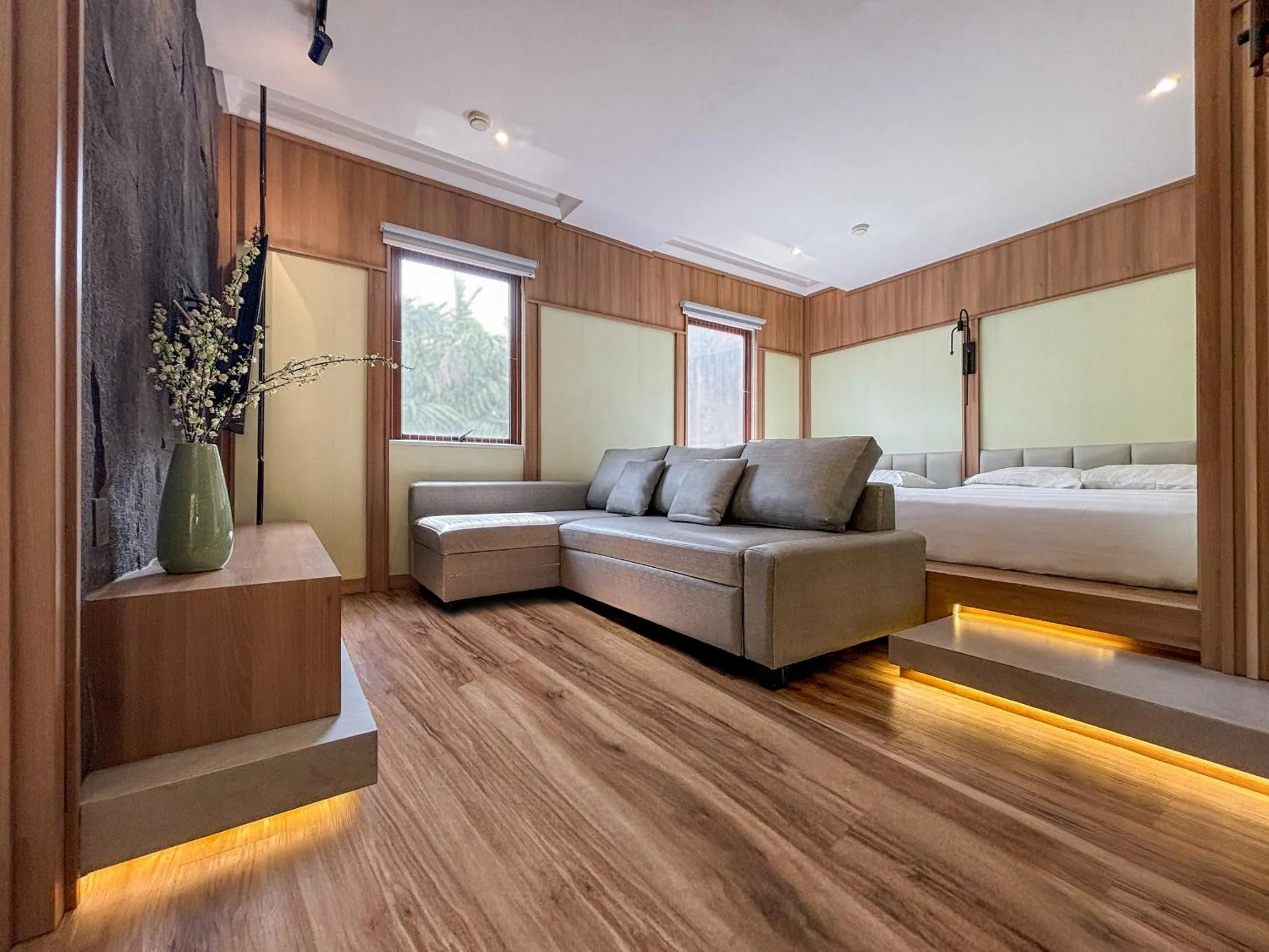 Superior Studio in youre at - The Majesty Apartment