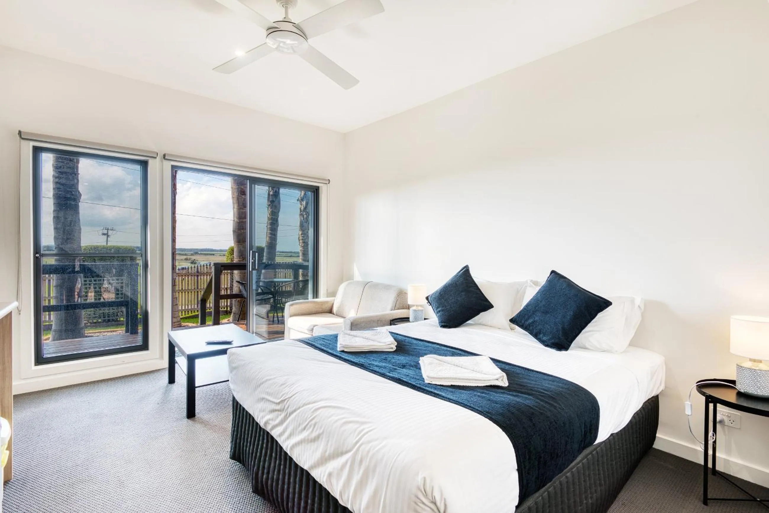 Superior Queen Room in Inverloch Motel