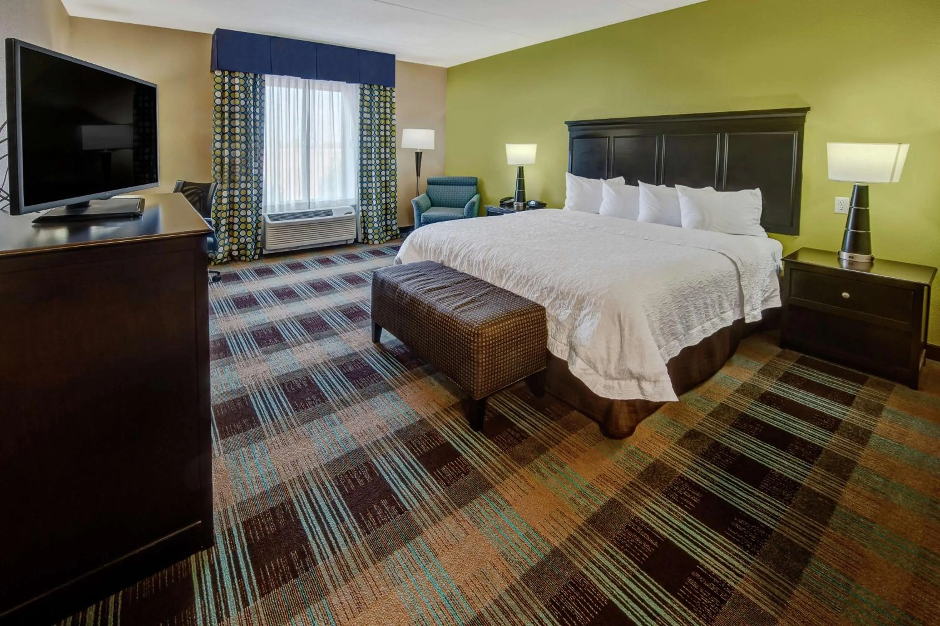 King Room - Mobility Access/Non-Smoking in Hampton Inn & Suites Clarksville