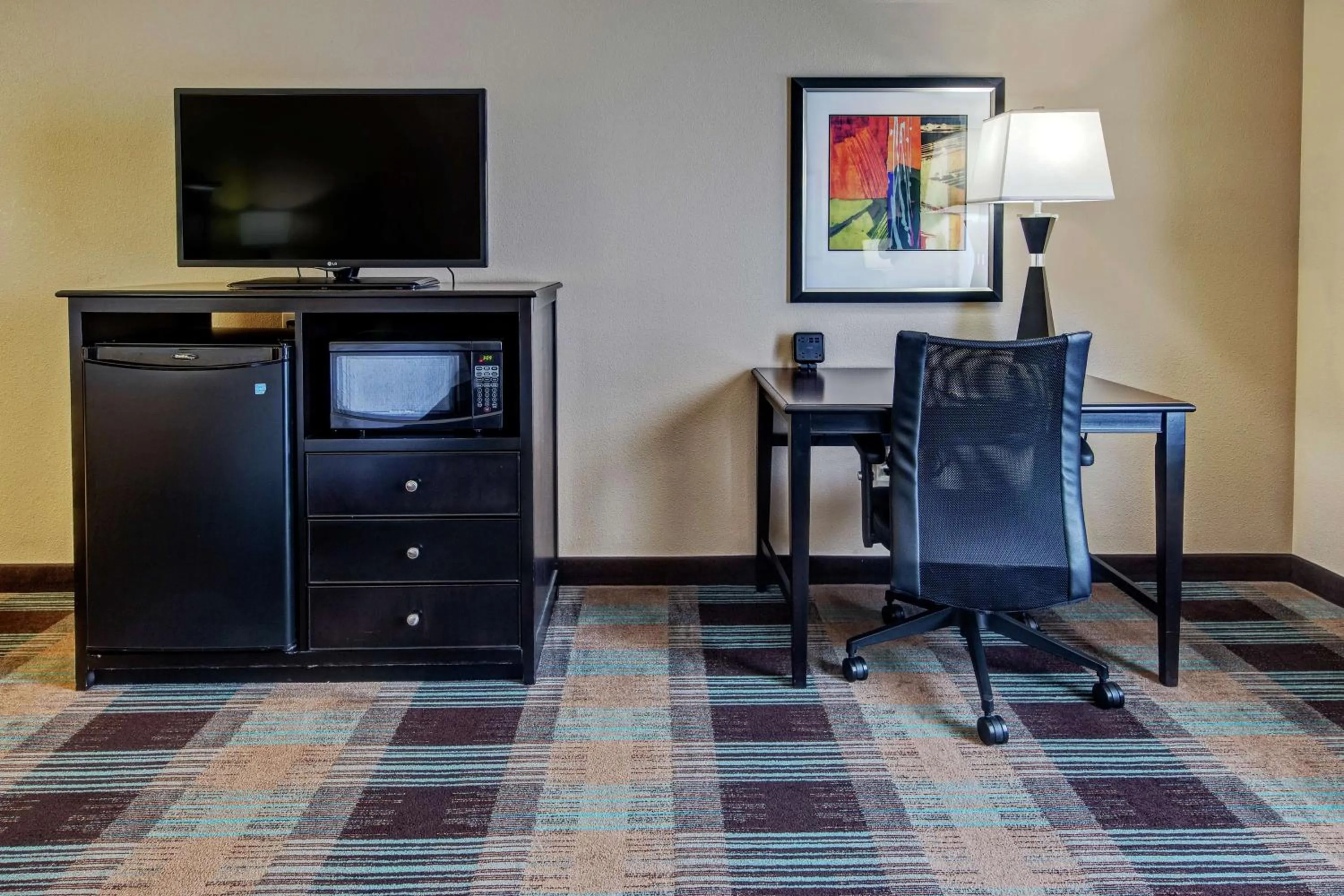 King Room with Sofa Bed - Non-Smoking in Hampton Inn & Suites Clarksville