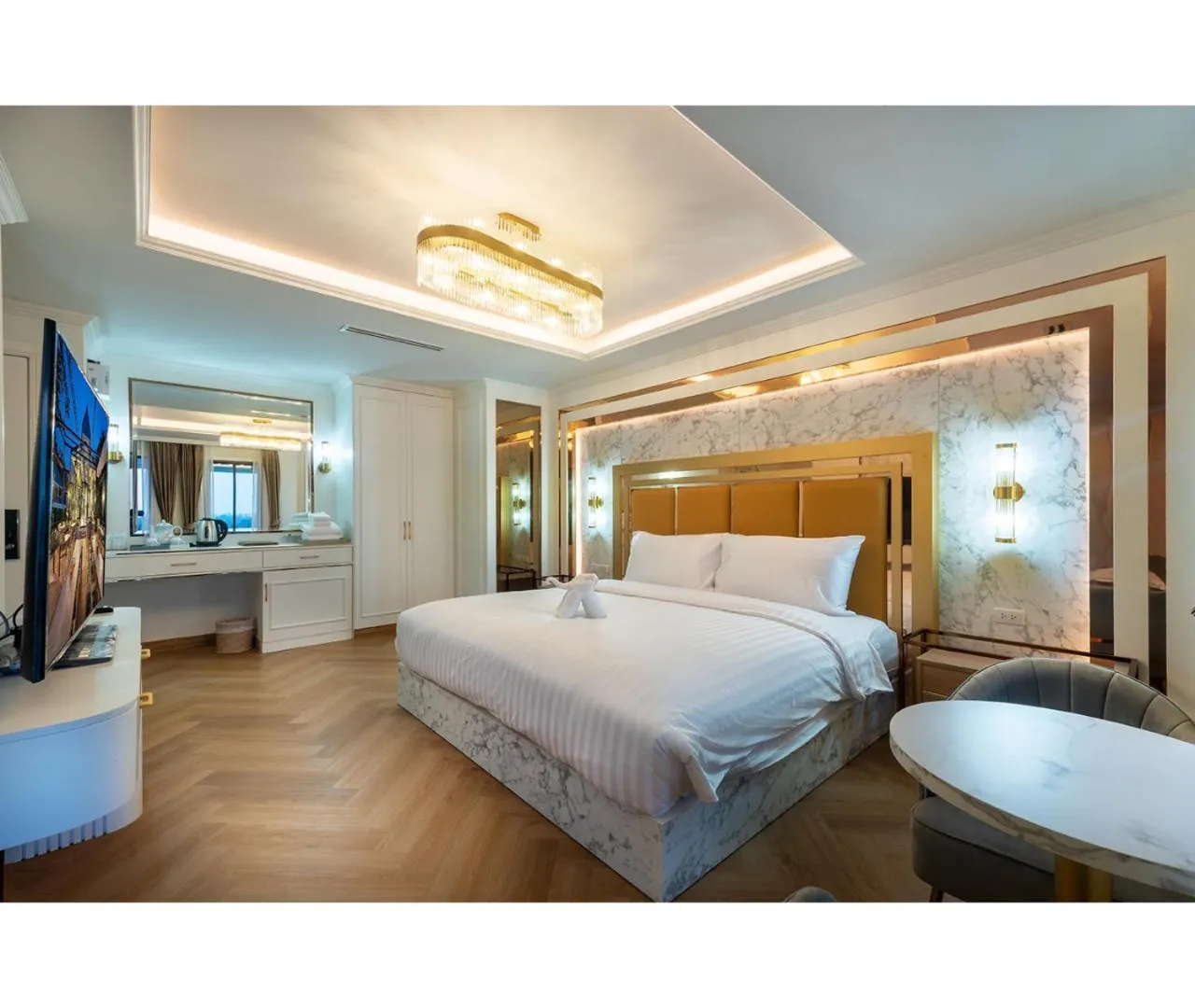 Suite with River View in Nine River Hotel