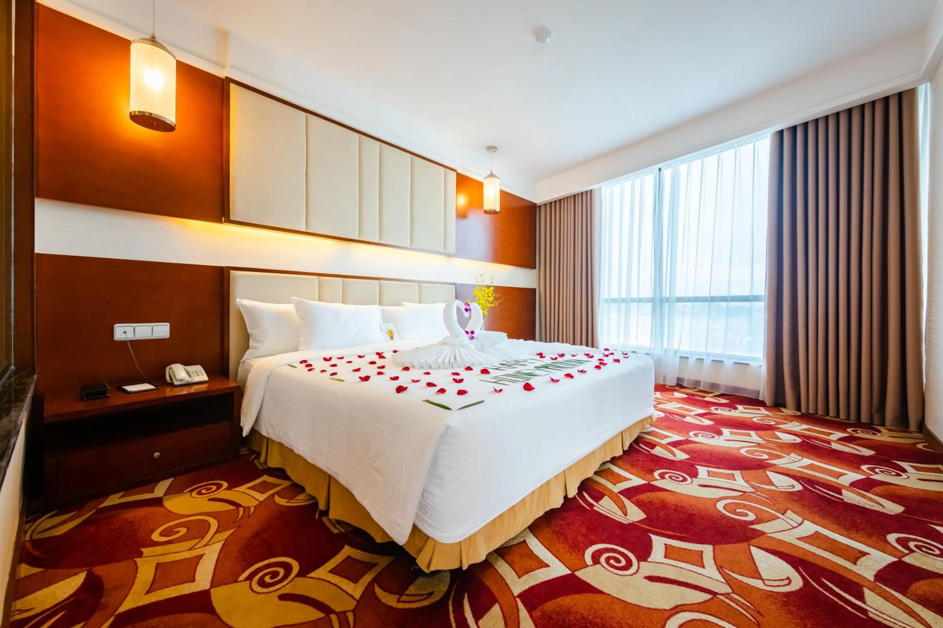 Executive Suite  with Sea View in Muong Thanh Luxury Quang Ninh Hotel