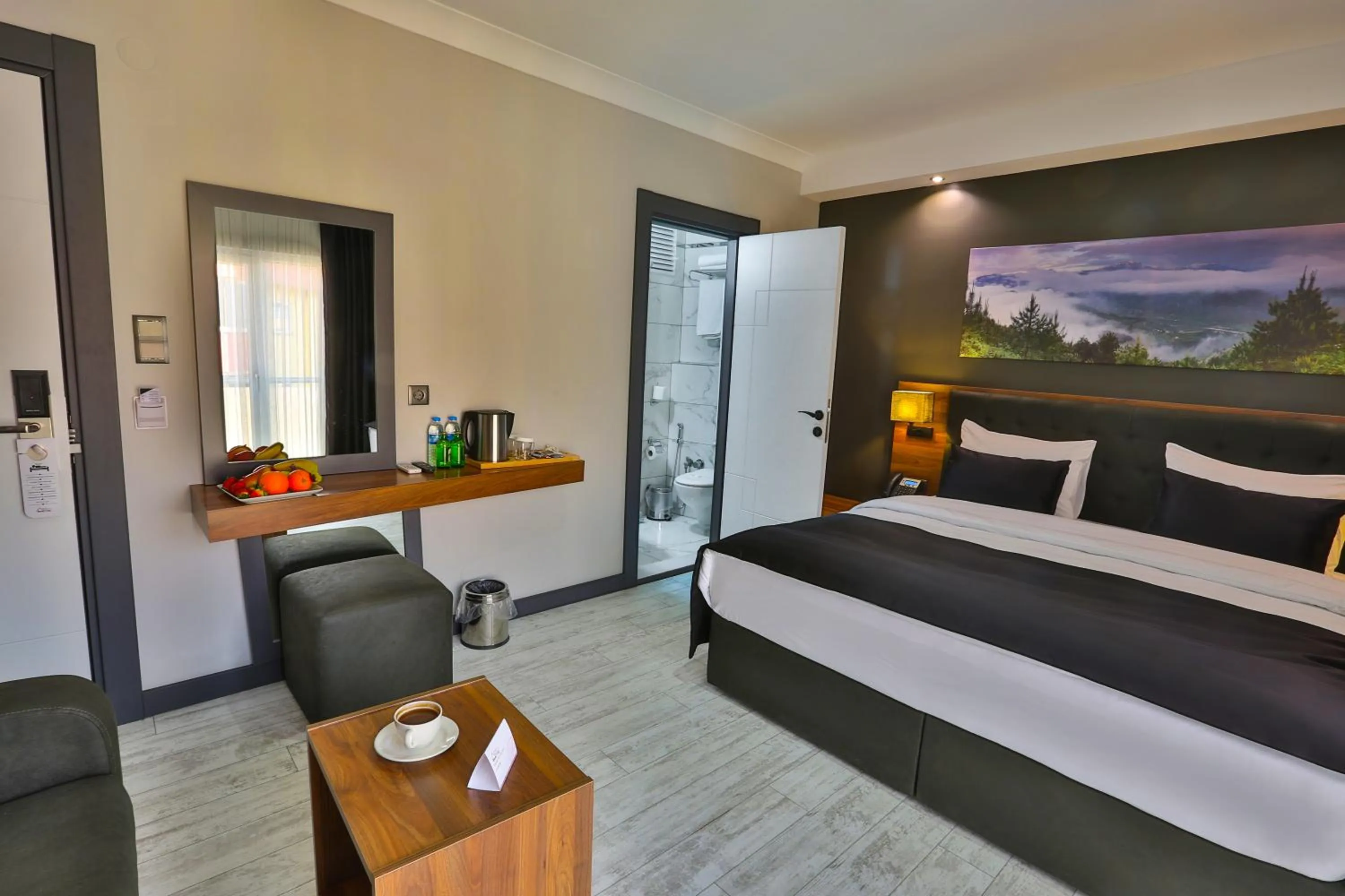 Deluxe Double Room with Shower in Azra Residence Otel